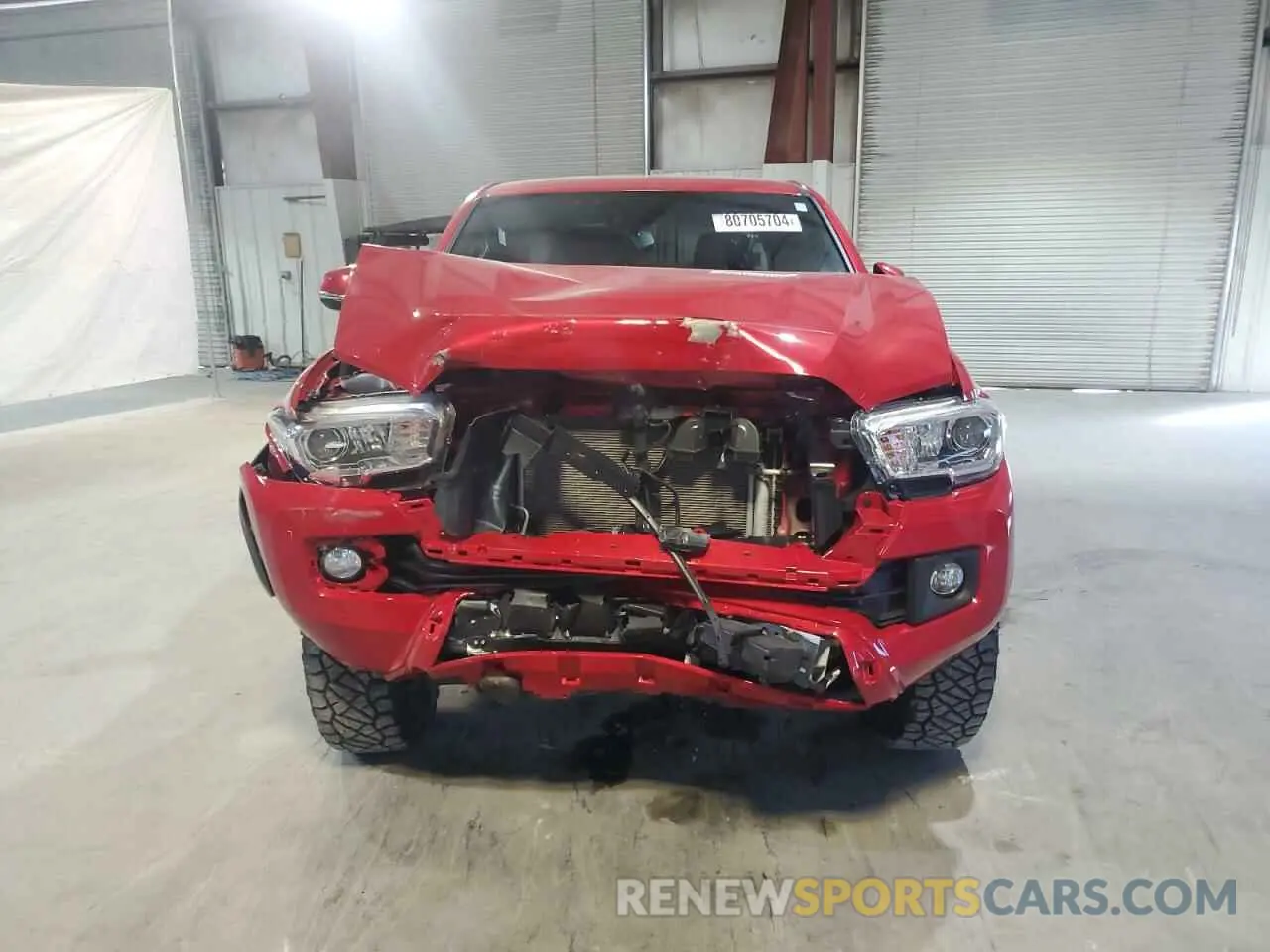 5 fotografías del automóvil dañado 5TFCZ5AN0KX199247 TOYOTA TACOMA 2019