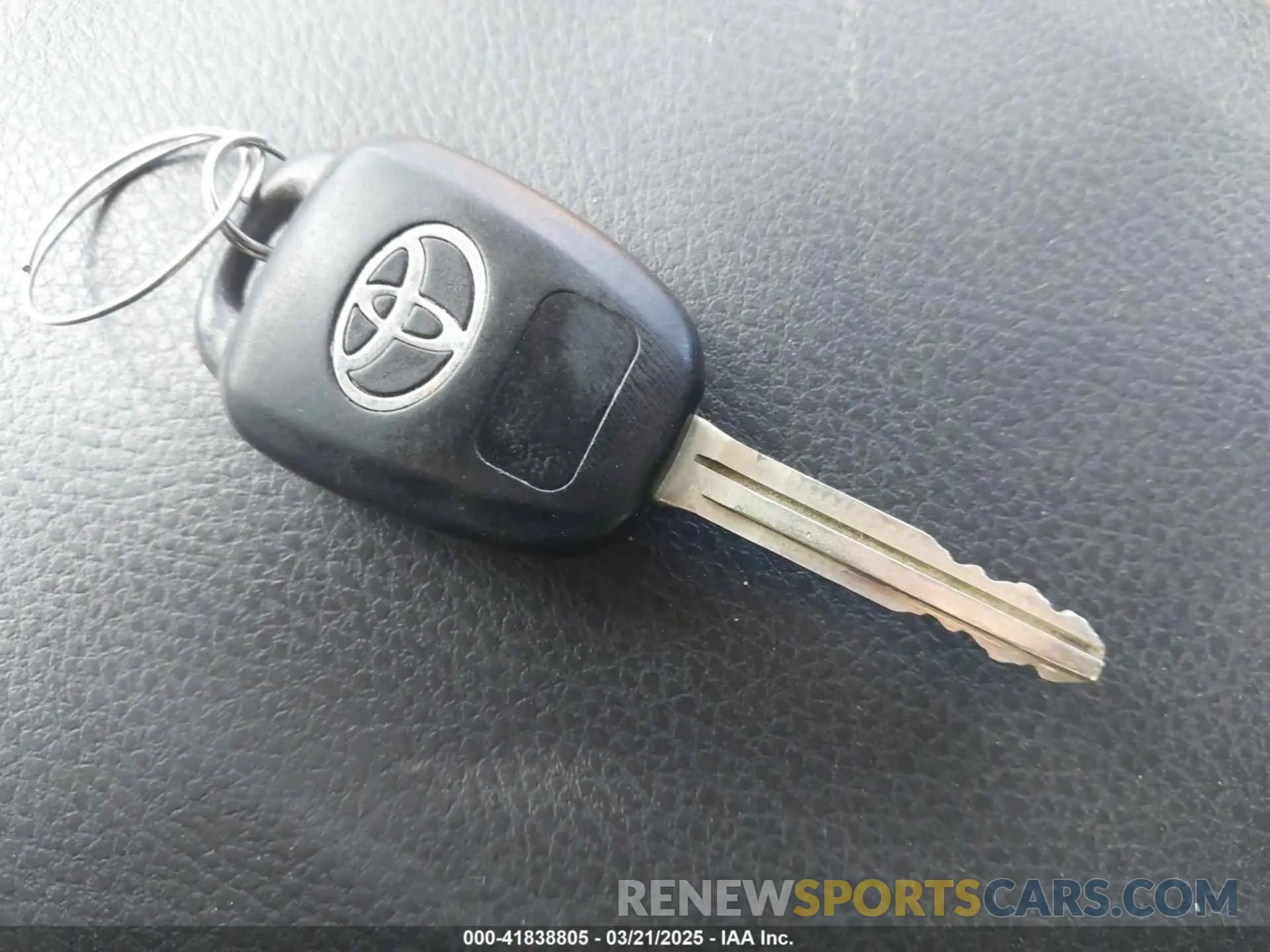 11 fotografías del automóvil dañado 5TFCZ5AN0KX201398 TOYOTA TACOMA 2019