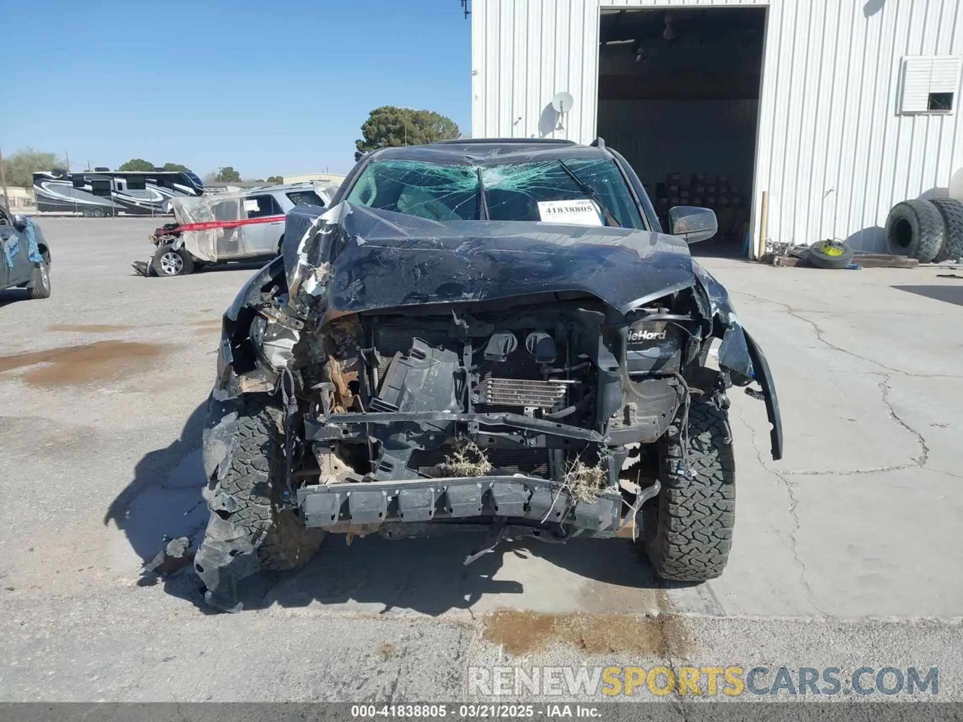 12 fotografías del automóvil dañado 5TFCZ5AN0KX201398 TOYOTA TACOMA 2019