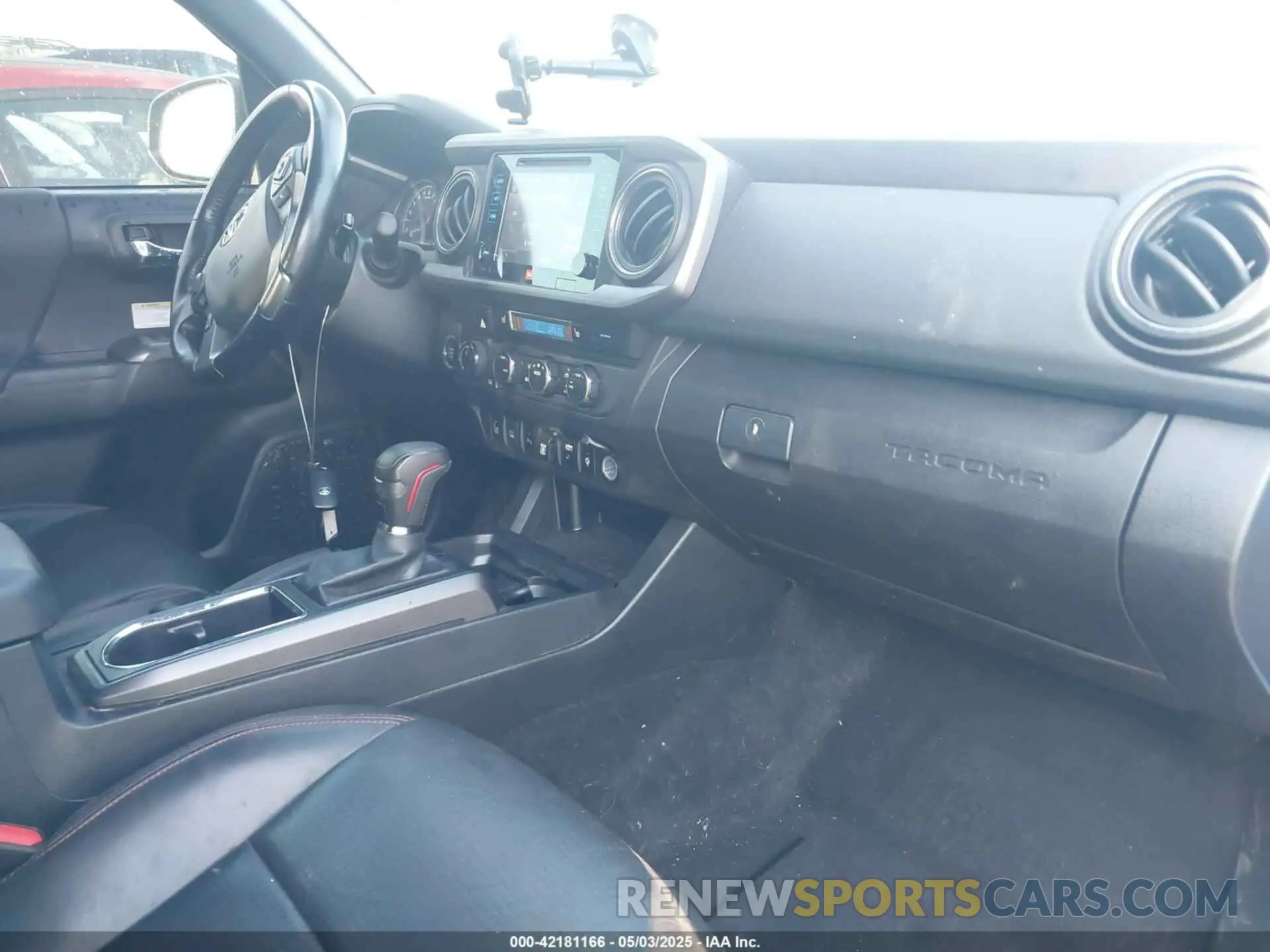5 fotografías del automóvil dañado 5TFCZ5AN0KX201840 TOYOTA TACOMA 2019