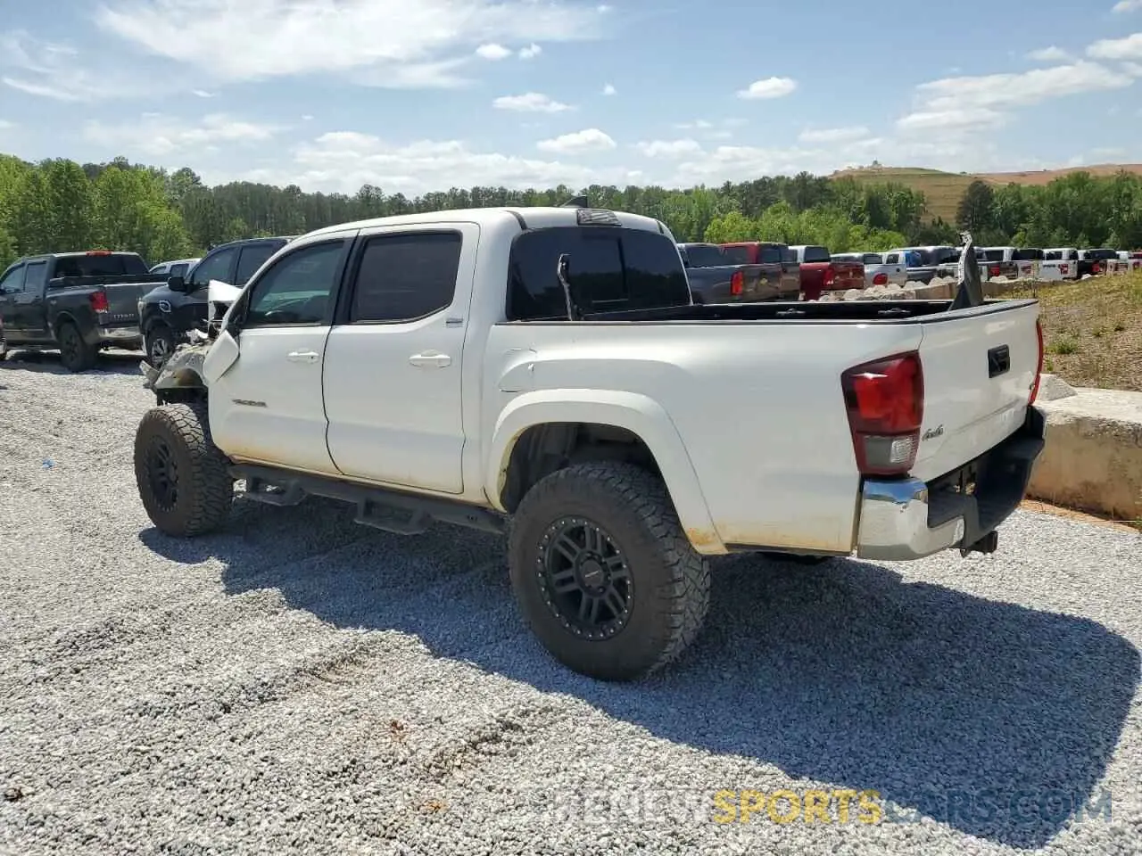 2 fotografías del automóvil dañado 5TFCZ5AN1KX174454 TOYOTA TACOMA 2019