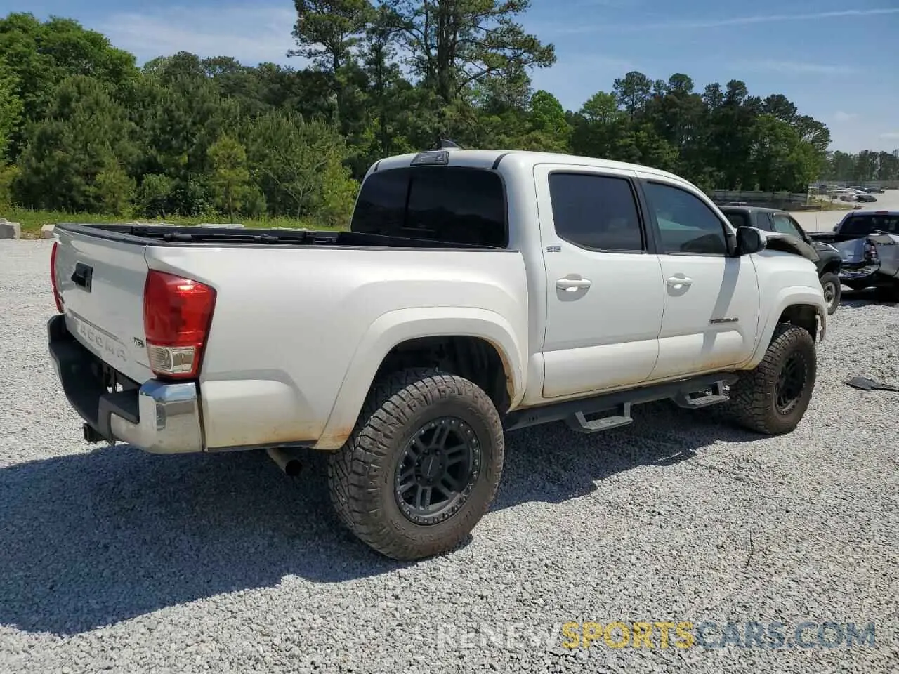 3 fotografías del automóvil dañado 5TFCZ5AN1KX174454 TOYOTA TACOMA 2019