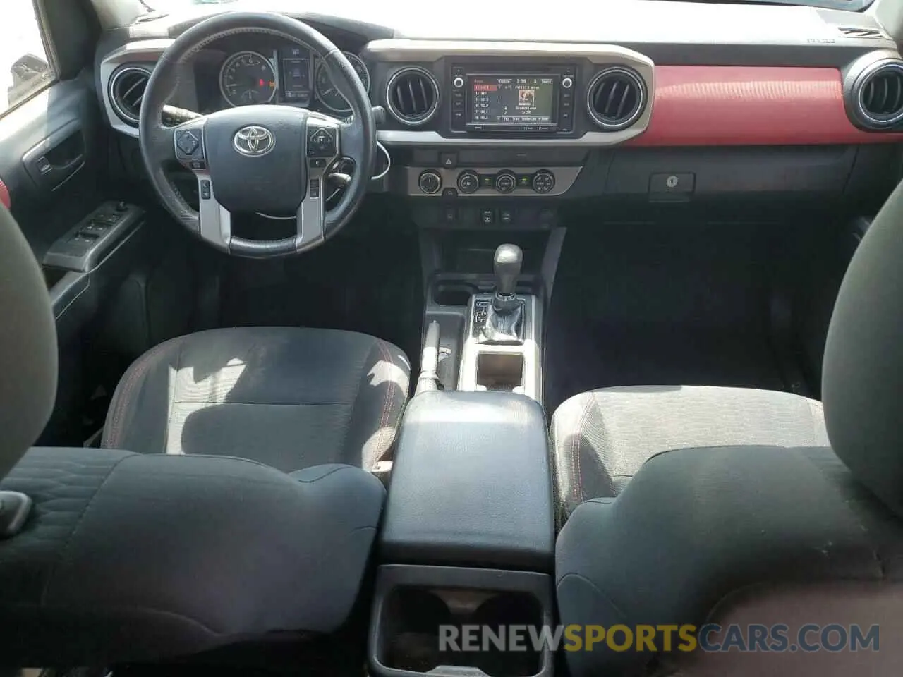 8 fotografías del automóvil dañado 5TFCZ5AN1KX174454 TOYOTA TACOMA 2019