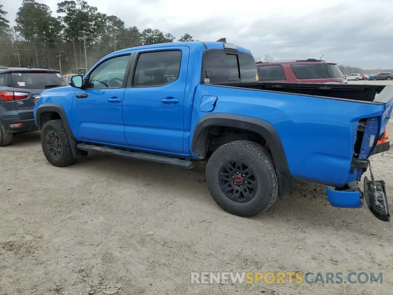 2 fotografías del automóvil dañado 5TFCZ5AN1KX185793 TOYOTA TACOMA 2019