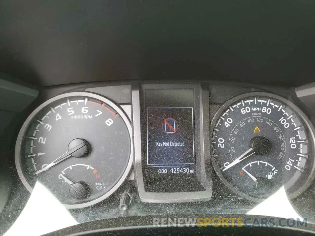 9 fotografías del automóvil dañado 5TFCZ5AN1KX185793 TOYOTA TACOMA 2019