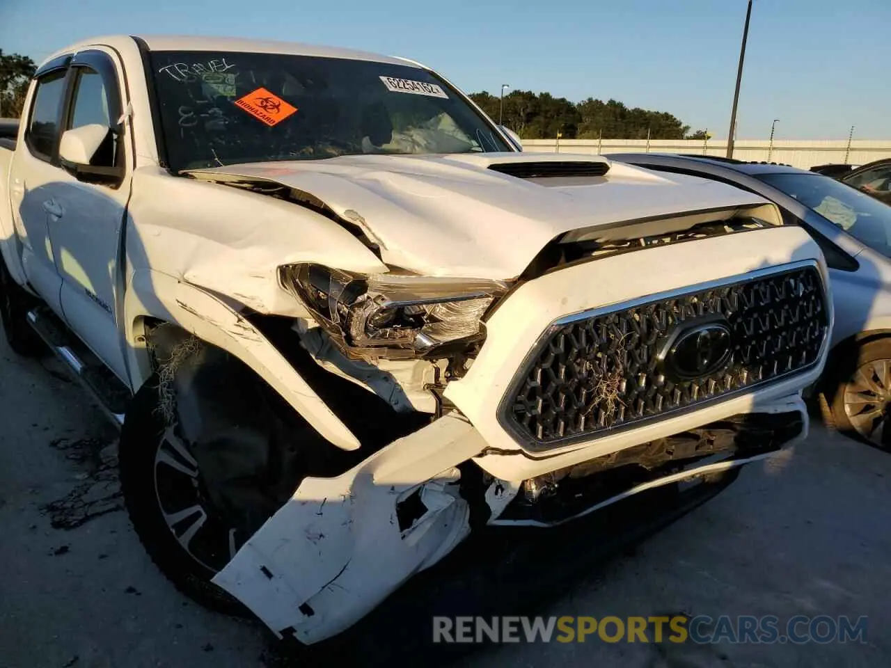 9 fotografías del automóvil dañado 5TFCZ5AN1KX201815 TOYOTA TACOMA 2019