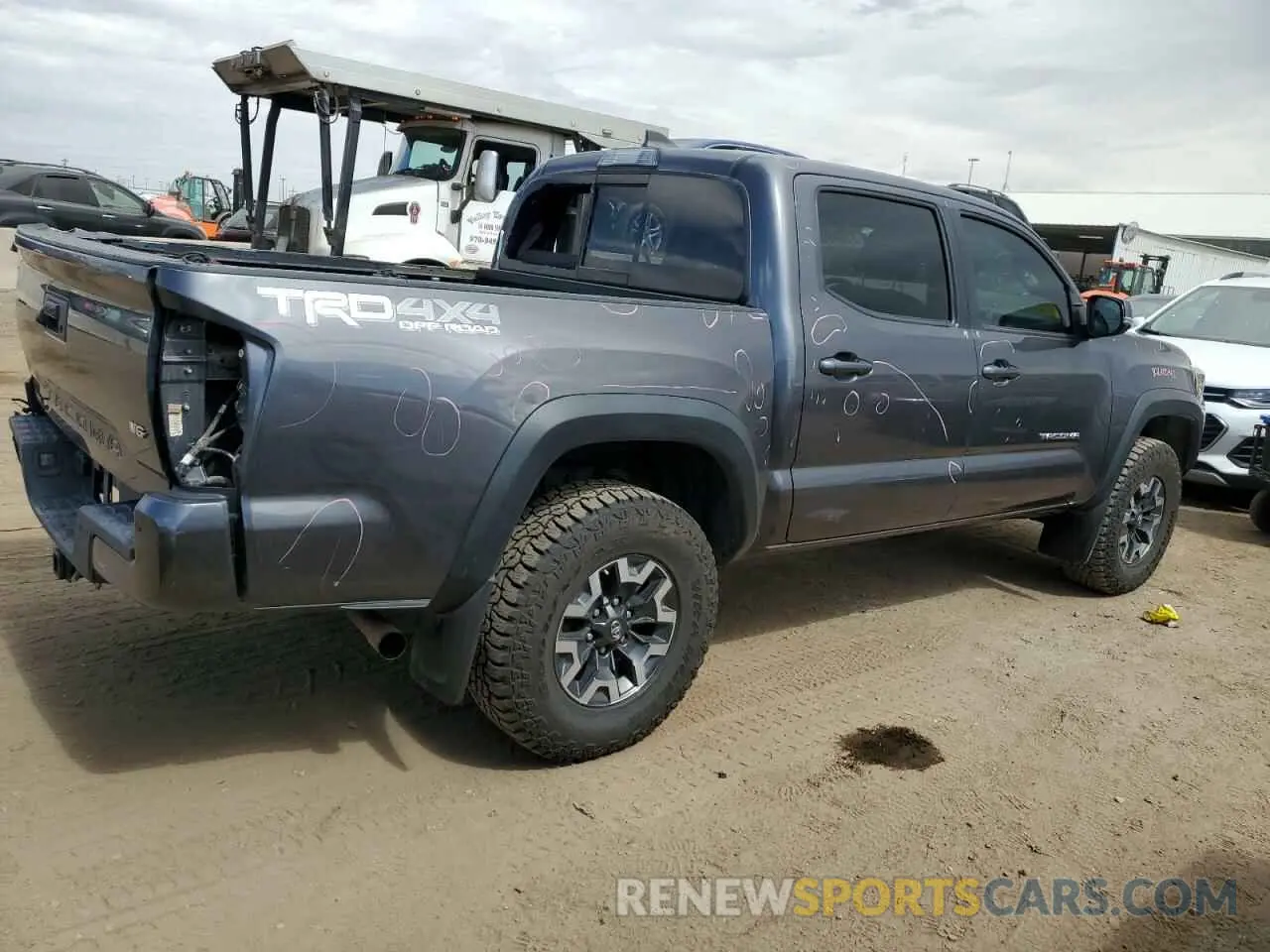 3 fotografías del automóvil dañado 5TFCZ5AN1KX206478 TOYOTA TACOMA 2019