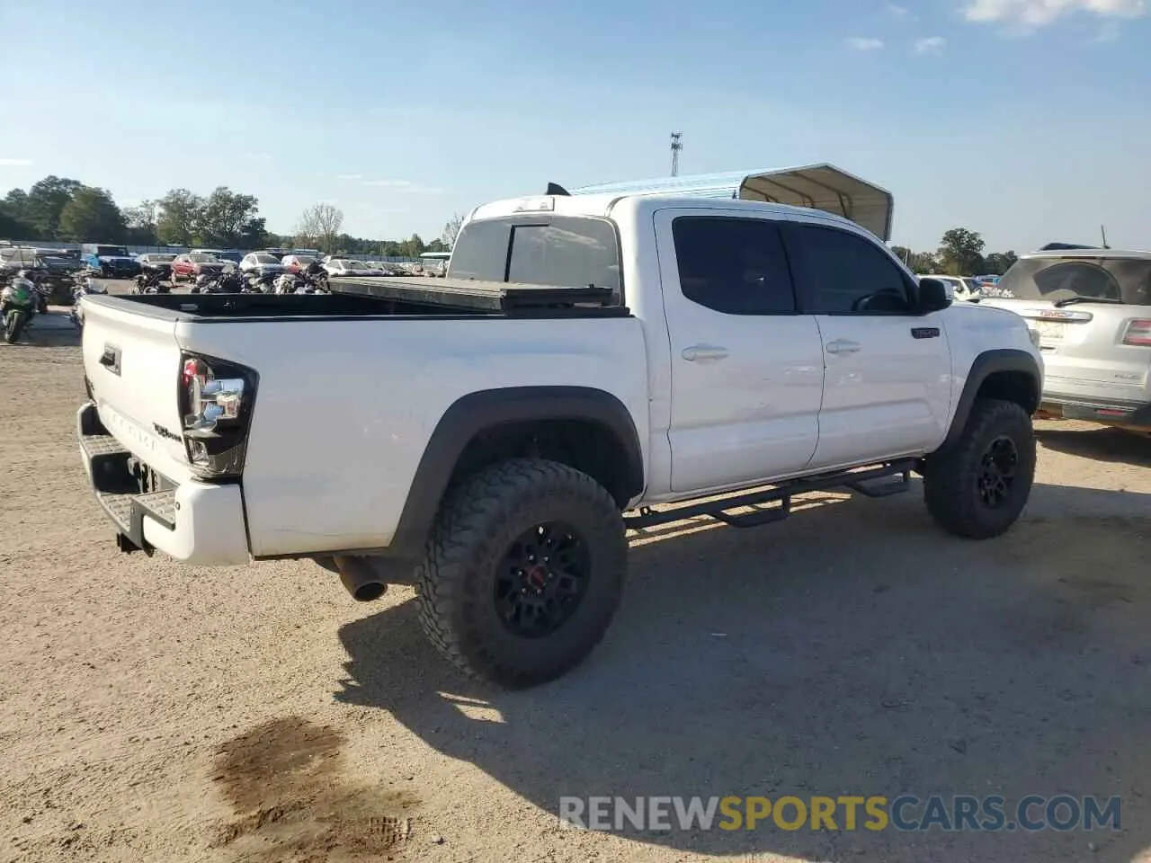 3 fotografías del automóvil dañado 5TFCZ5AN2KX188184 TOYOTA TACOMA 2019