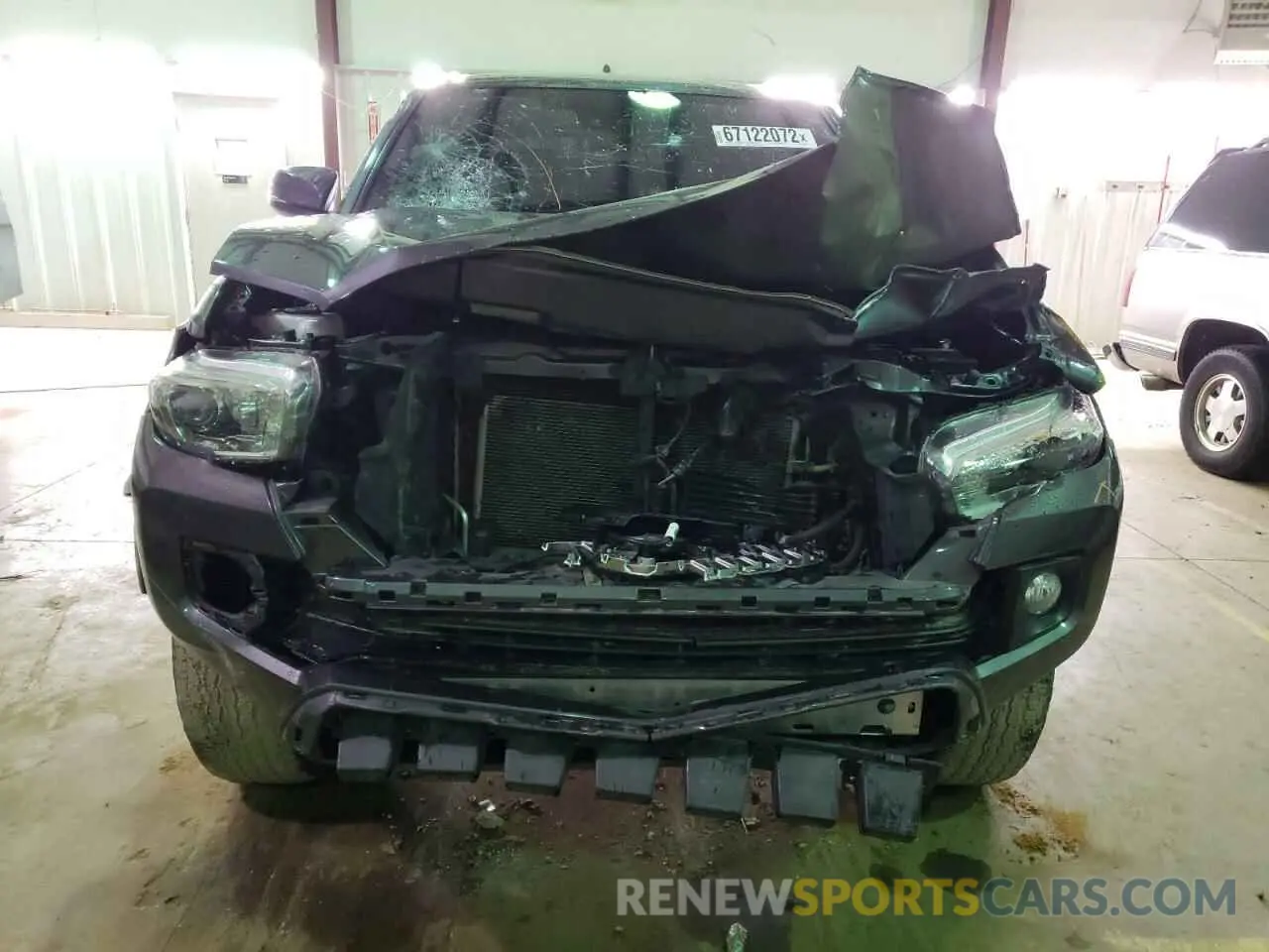 11 fotografías del automóvil dañado 5TFCZ5AN2KX194082 TOYOTA TACOMA 2019