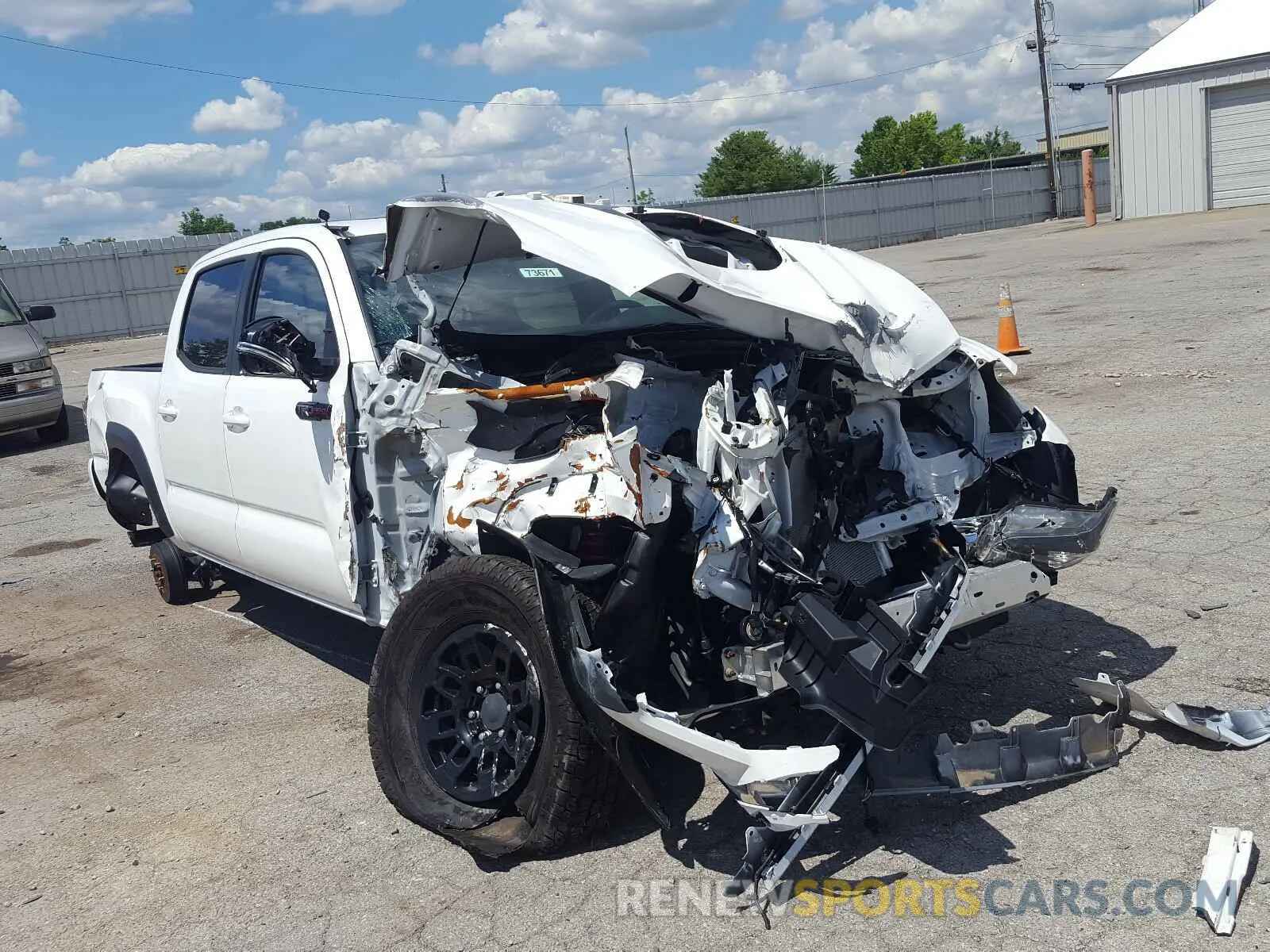 1 fotografías del automóvil dañado 5TFCZ5AN3KX175458 TOYOTA TACOMA 2019