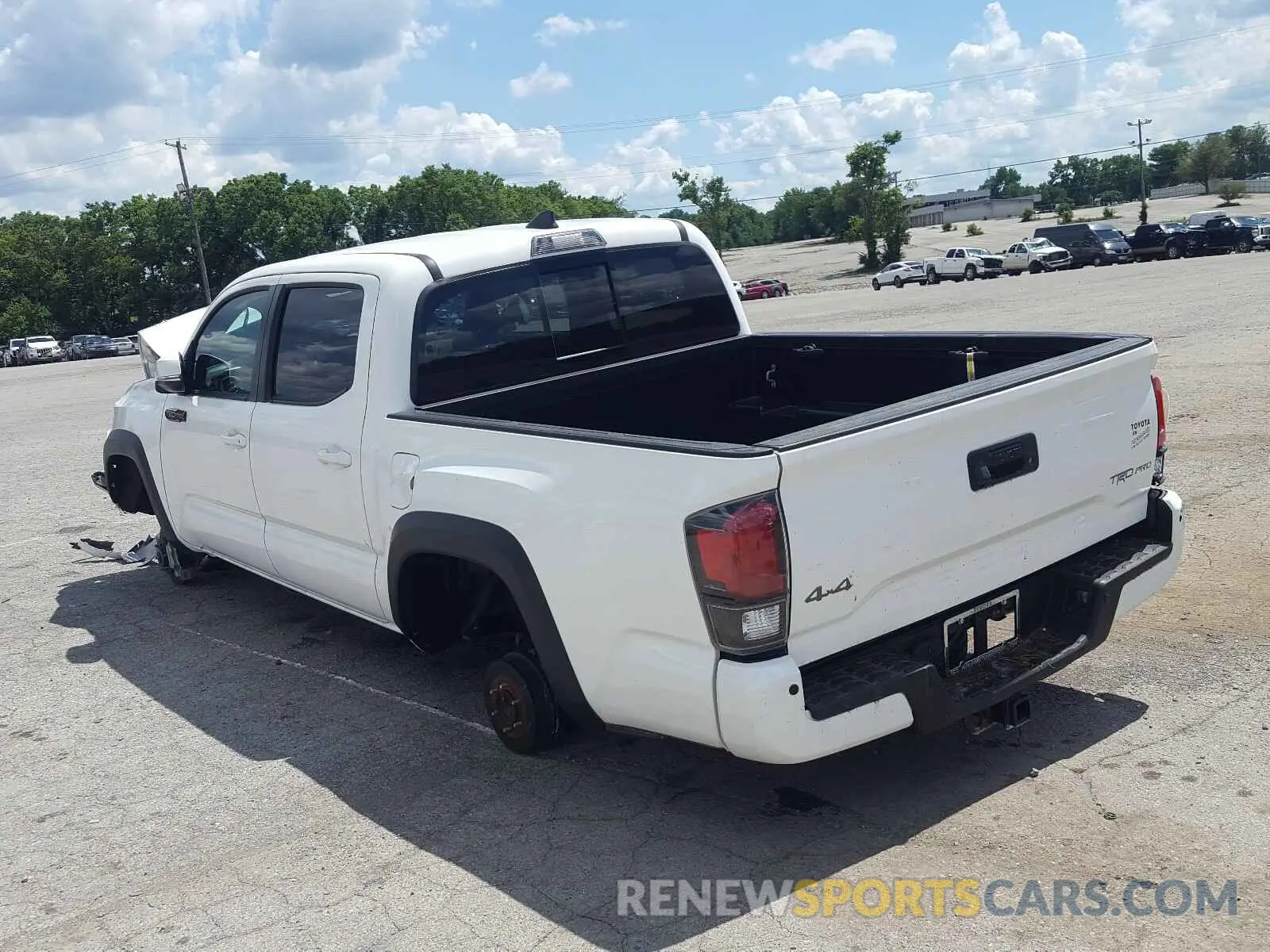 3 fotografías del automóvil dañado 5TFCZ5AN3KX175458 TOYOTA TACOMA 2019