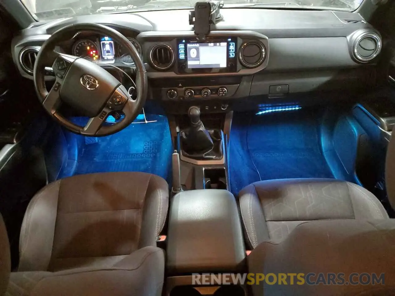 8 fotografías del automóvil dañado 5TFCZ5AN3KX191921 TOYOTA TACOMA 2019