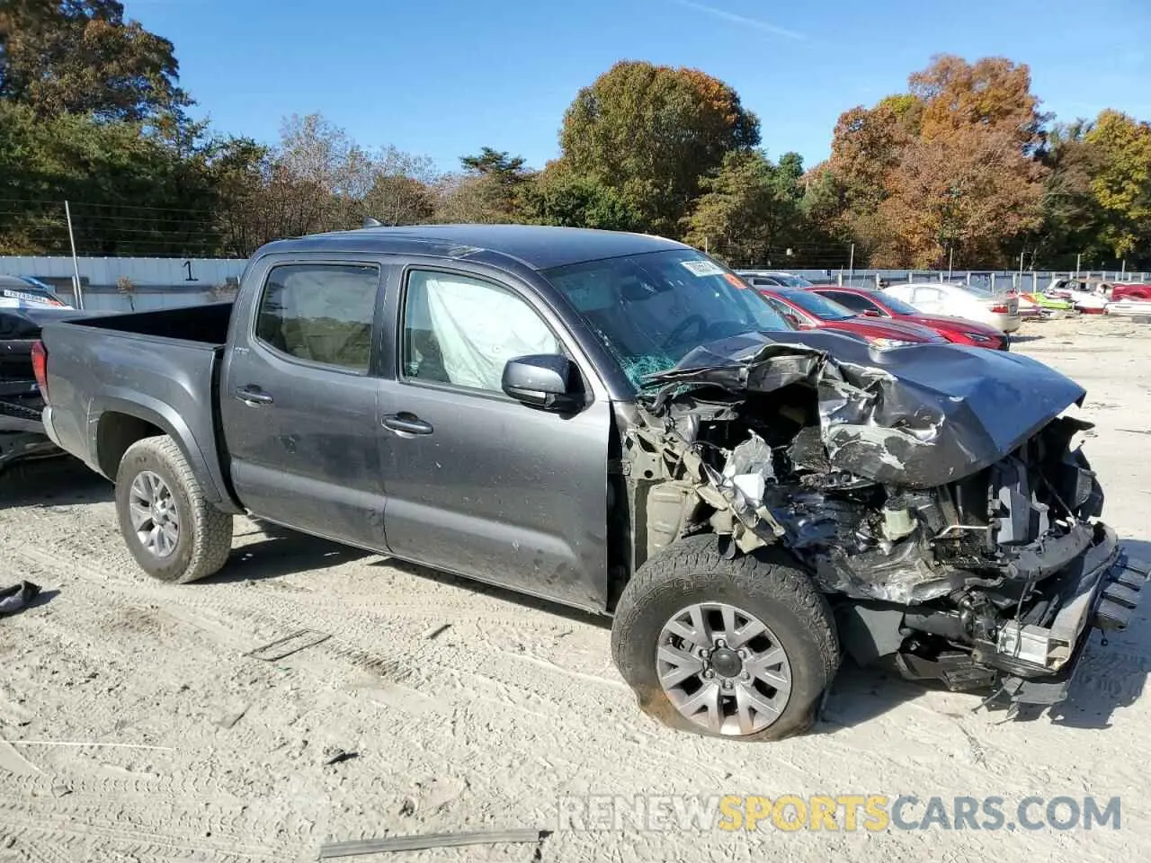 4 fotografías del automóvil dañado 5TFCZ5AN3KX194334 TOYOTA TACOMA 2019