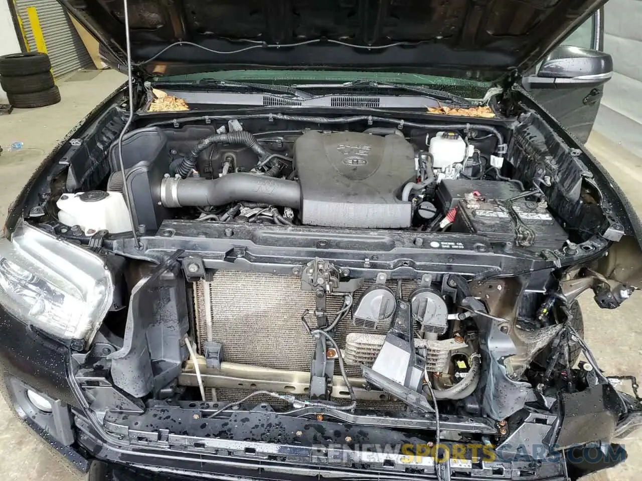 12 fotografías del automóvil dañado 5TFCZ5AN3KX196150 TOYOTA TACOMA 2019
