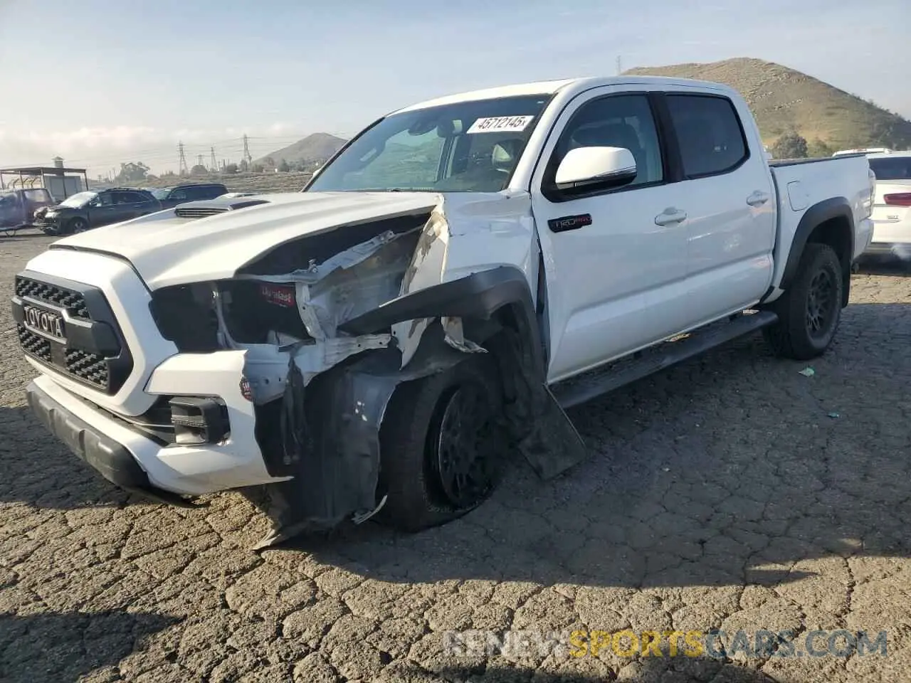 1 fotografías del automóvil dañado 5TFCZ5AN3KX196231 TOYOTA TACOMA 2019