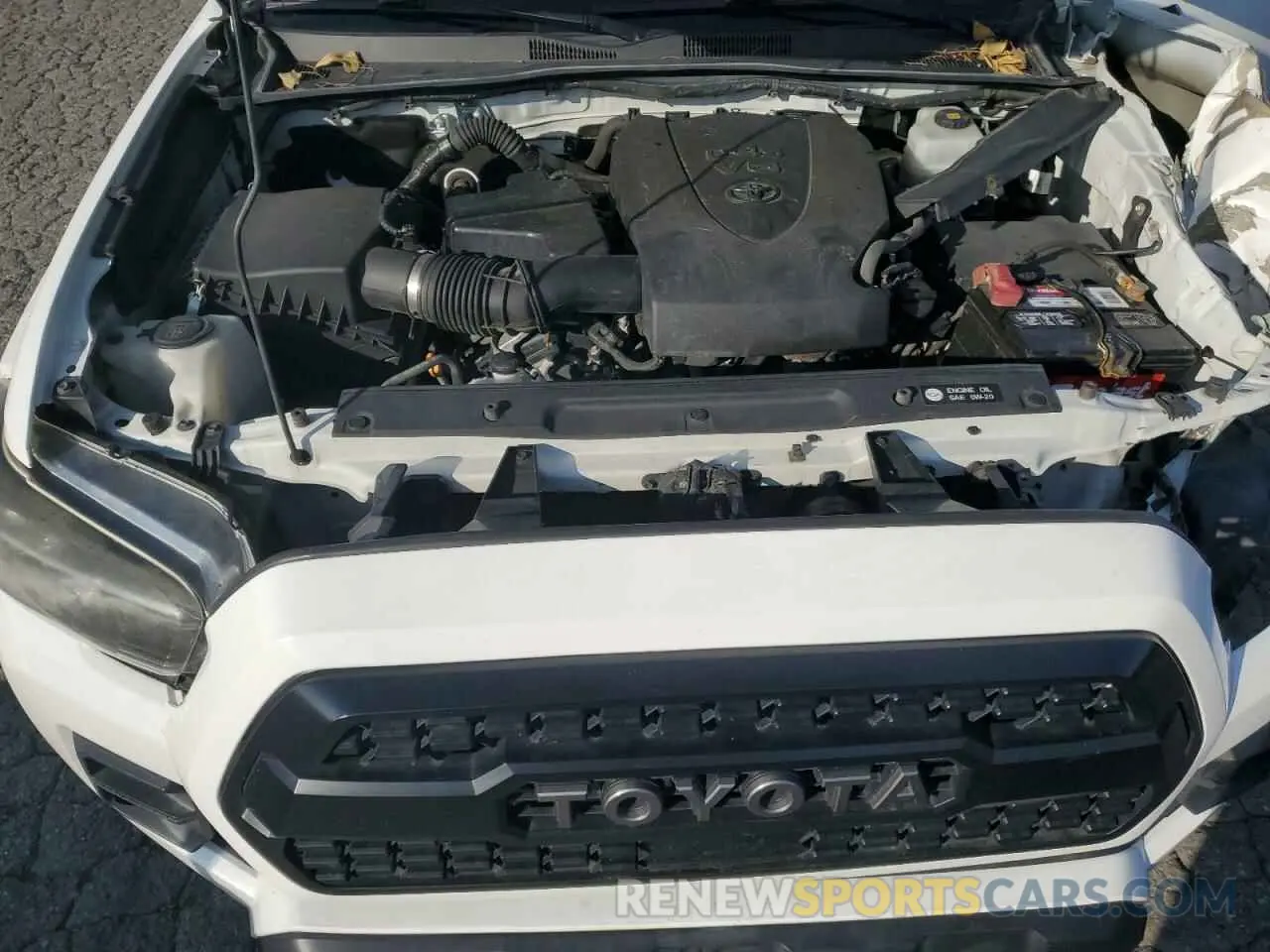 11 fotografías del automóvil dañado 5TFCZ5AN3KX196231 TOYOTA TACOMA 2019