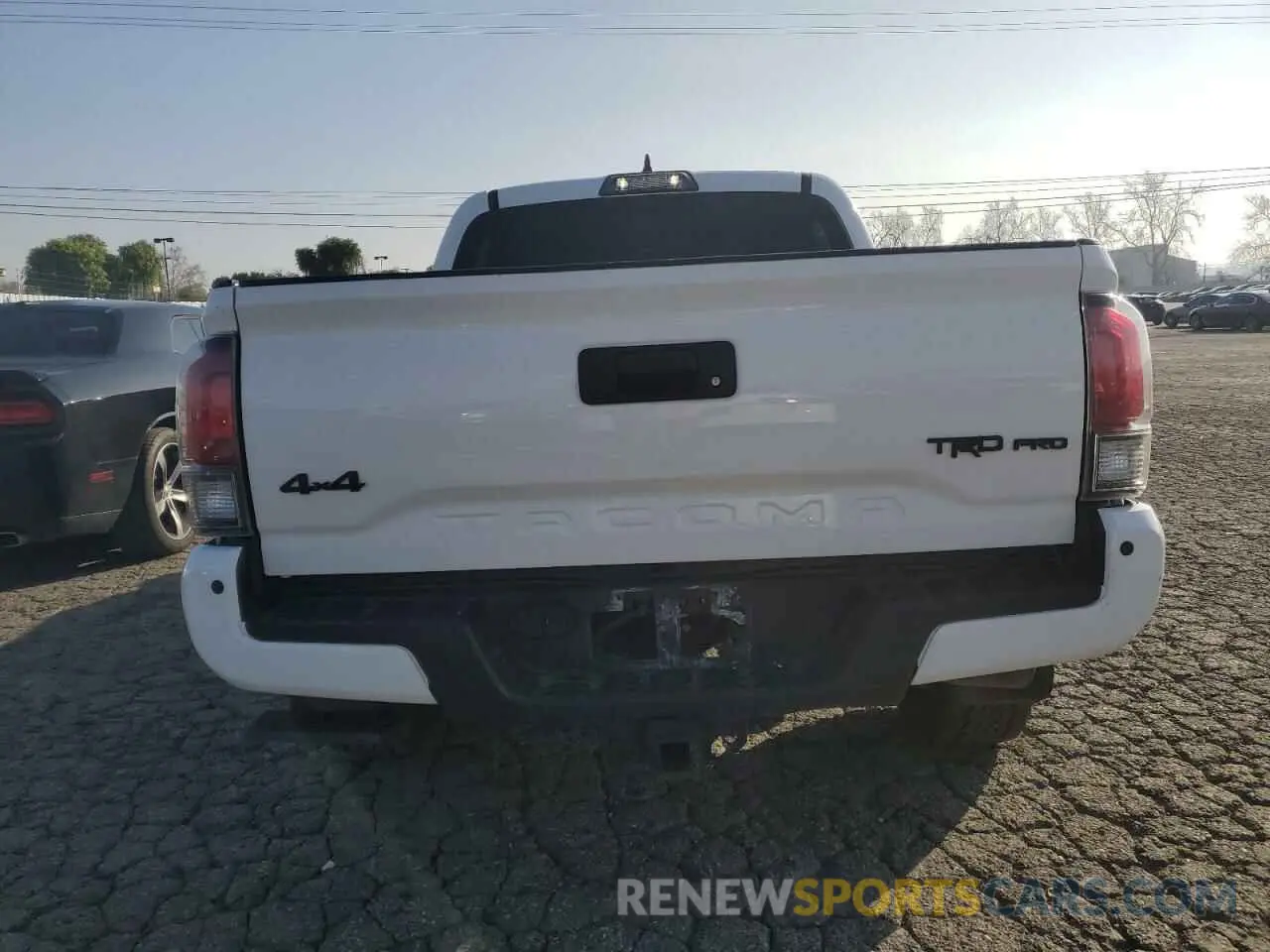 6 fotografías del automóvil dañado 5TFCZ5AN3KX196231 TOYOTA TACOMA 2019