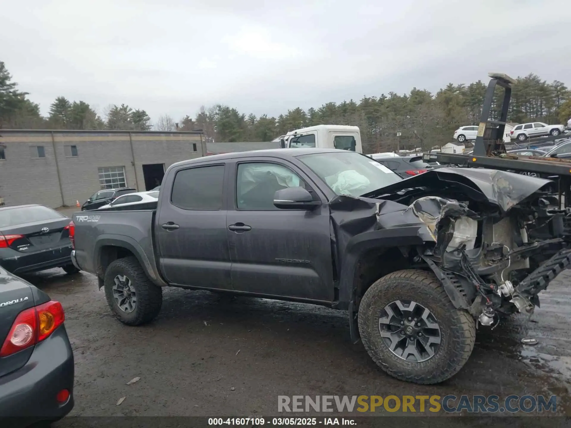 13 fotografías del automóvil dañado 5TFCZ5AN3KX197413 TOYOTA TACOMA 2019
