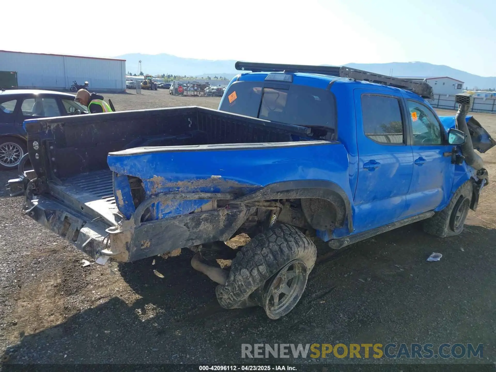 4 fotografías del automóvil dañado 5TFCZ5AN3KX198318 TOYOTA TACOMA 2019