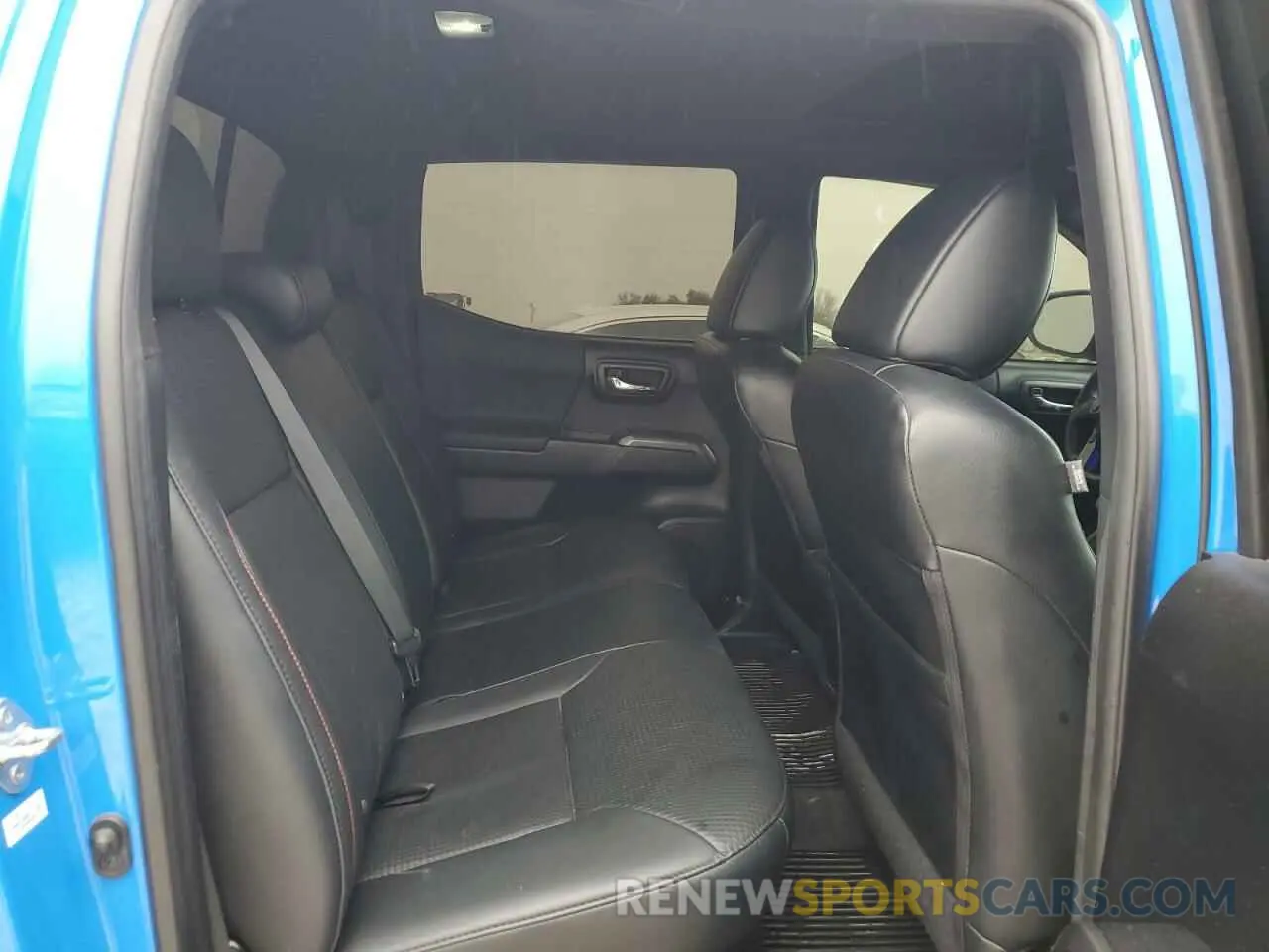 10 fotografías del automóvil dañado 5TFCZ5AN4KX169376 TOYOTA TACOMA 2019