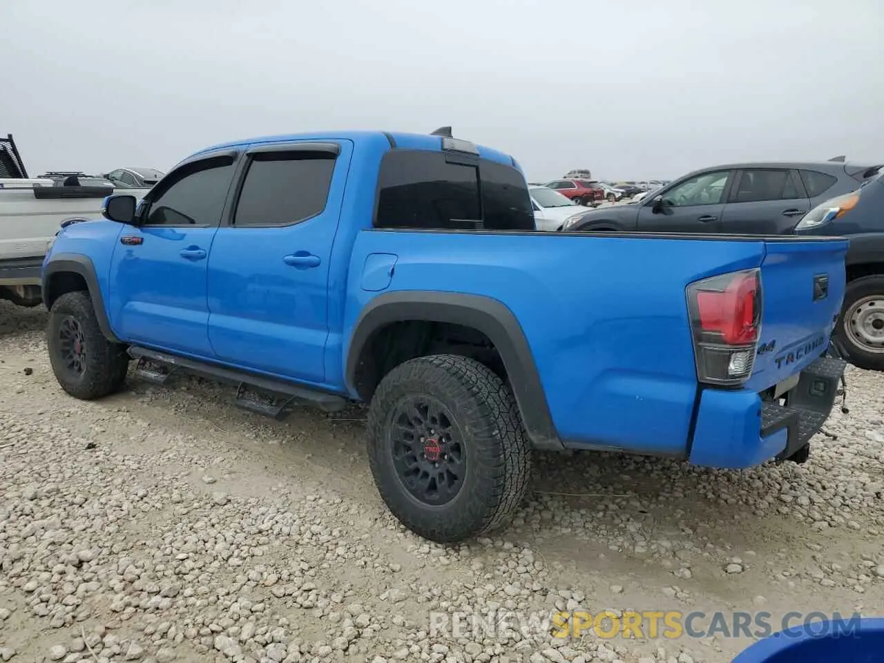 2 fotografías del automóvil dañado 5TFCZ5AN4KX169376 TOYOTA TACOMA 2019