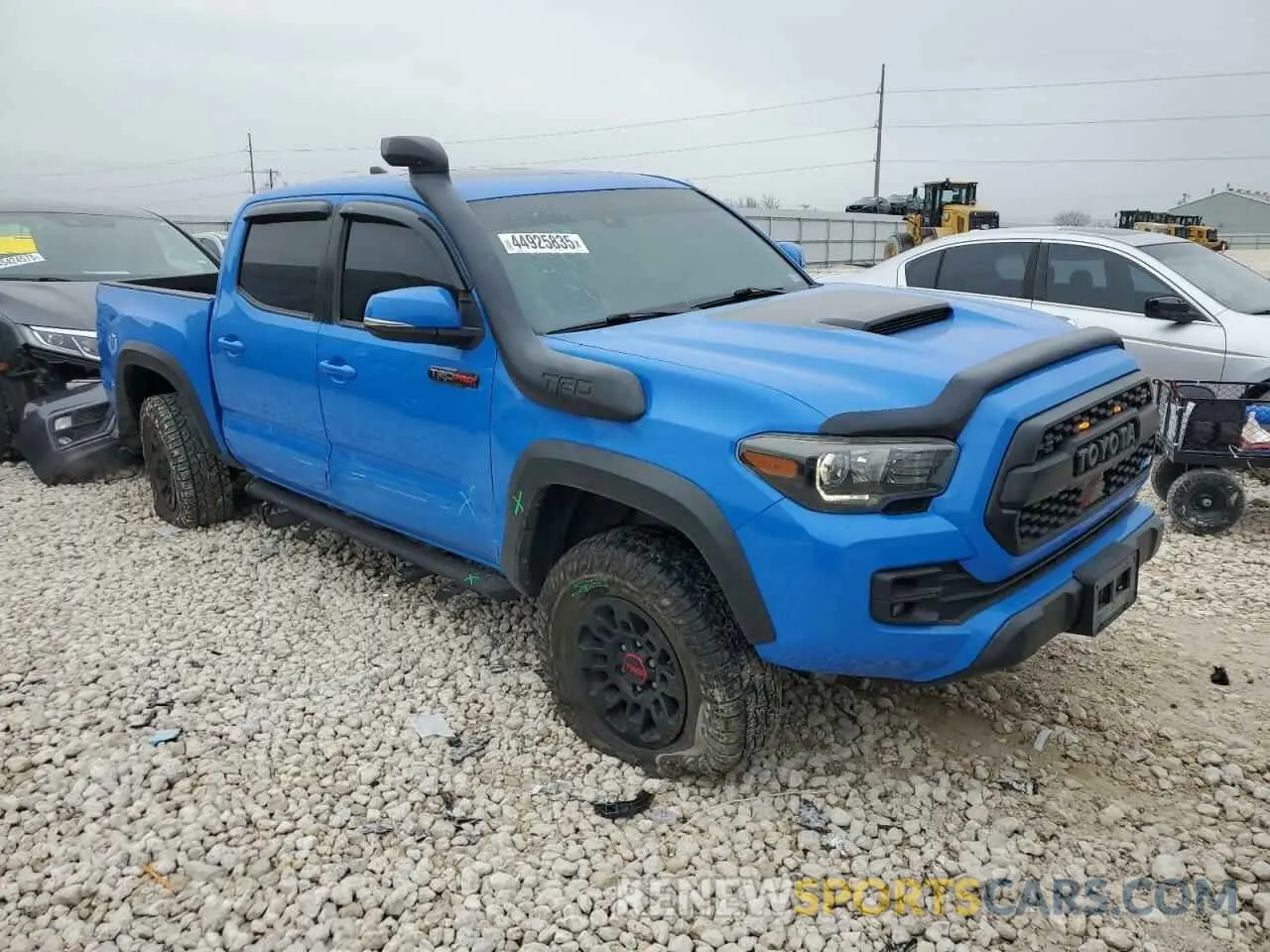 4 fotografías del automóvil dañado 5TFCZ5AN4KX169376 TOYOTA TACOMA 2019