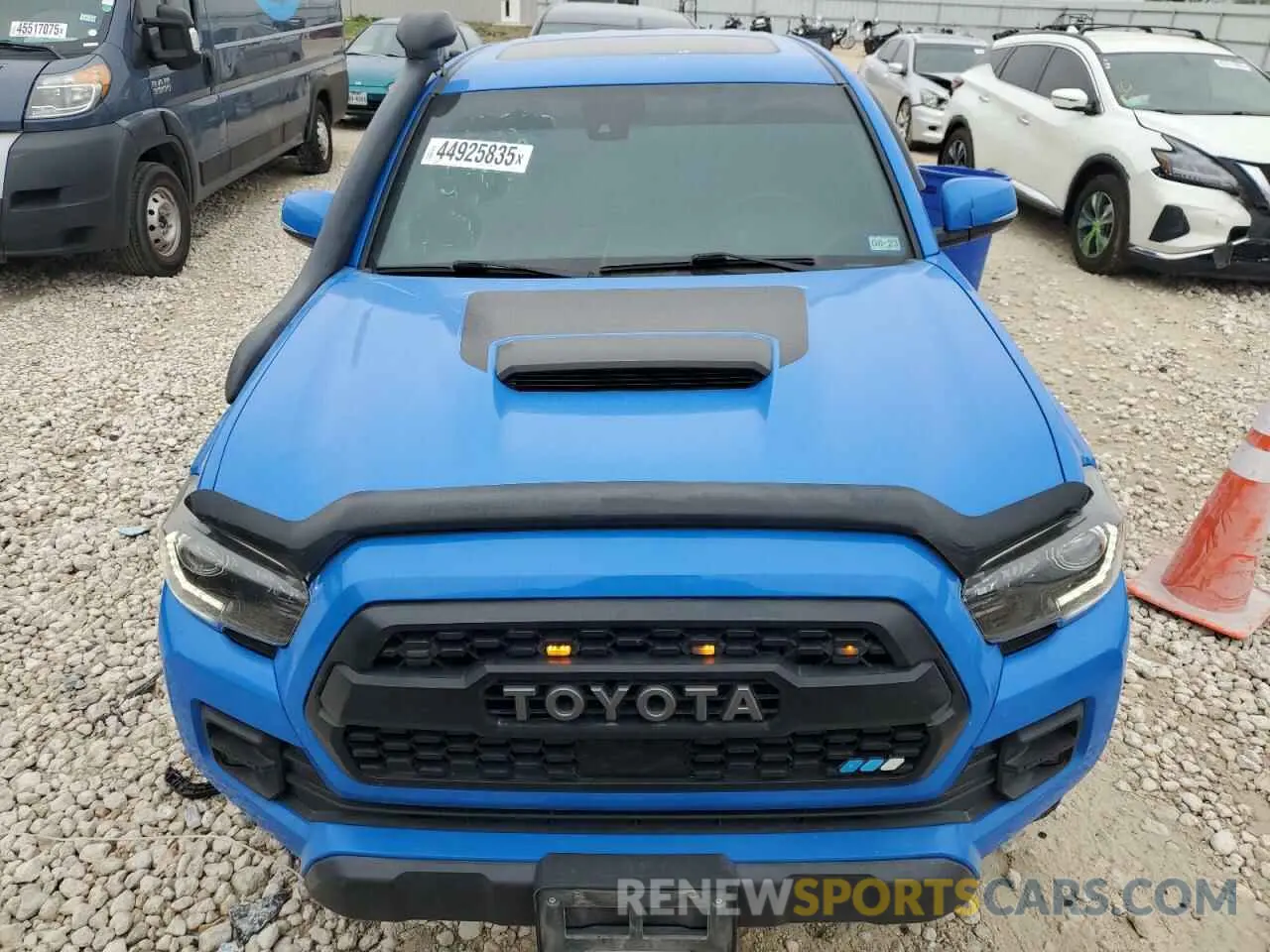 5 fotografías del automóvil dañado 5TFCZ5AN4KX169376 TOYOTA TACOMA 2019