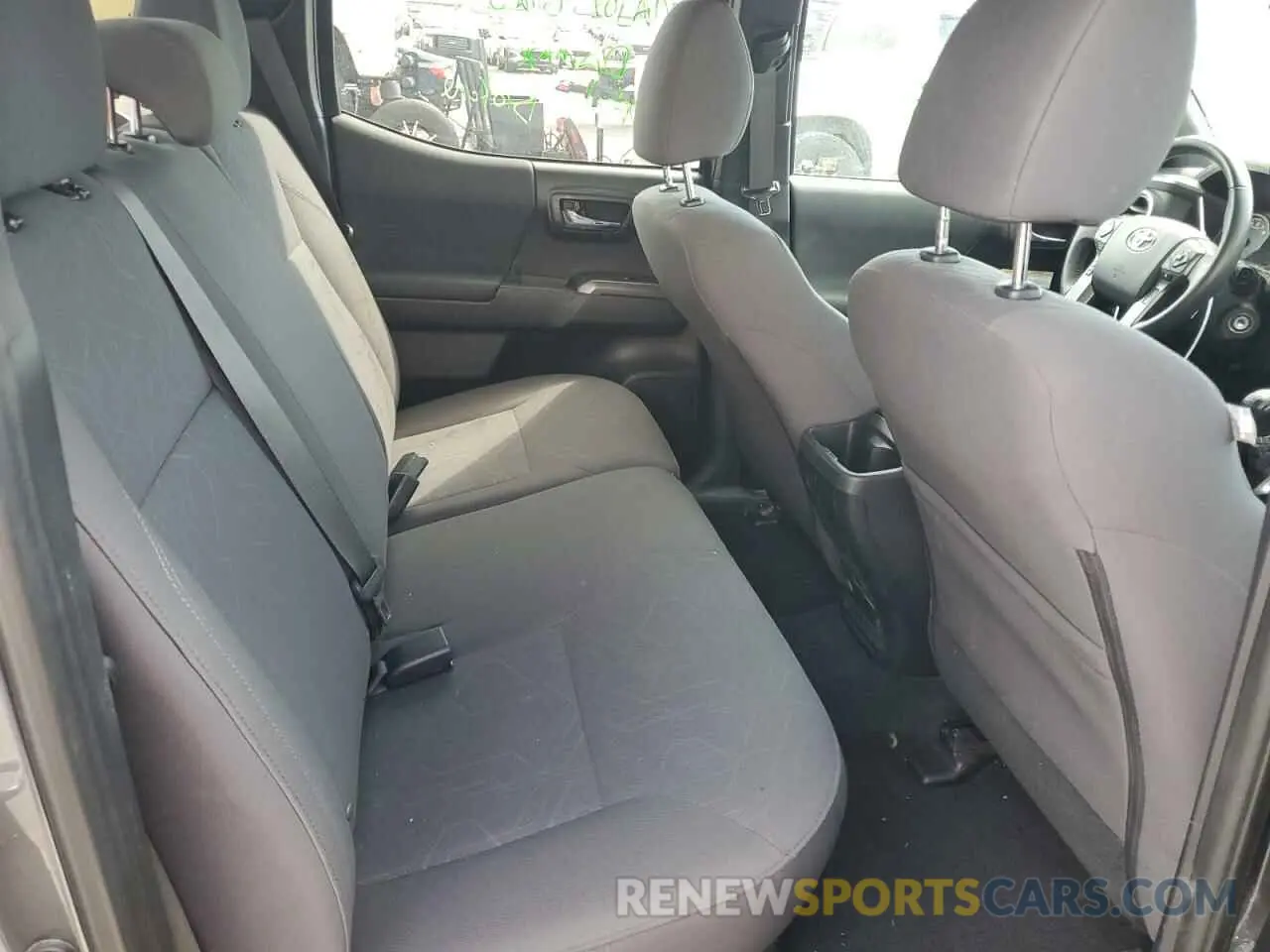 10 fotografías del automóvil dañado 5TFCZ5AN4KX180801 TOYOTA TACOMA 2019