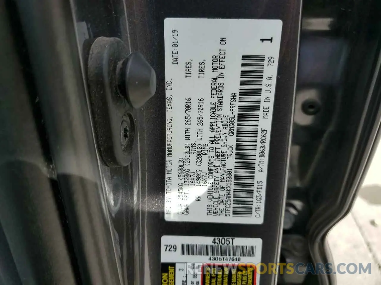 12 fotografías del automóvil dañado 5TFCZ5AN4KX180801 TOYOTA TACOMA 2019