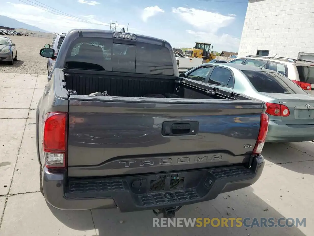 6 fotografías del automóvil dañado 5TFCZ5AN4KX180801 TOYOTA TACOMA 2019