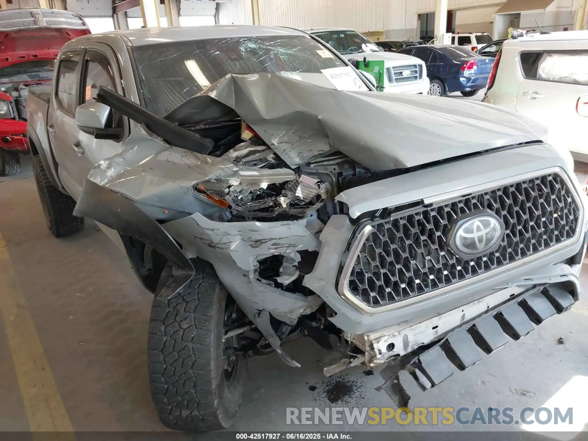 6 fotografías del automóvil dañado 5TFCZ5AN4KX191006 TOYOTA TACOMA 2019