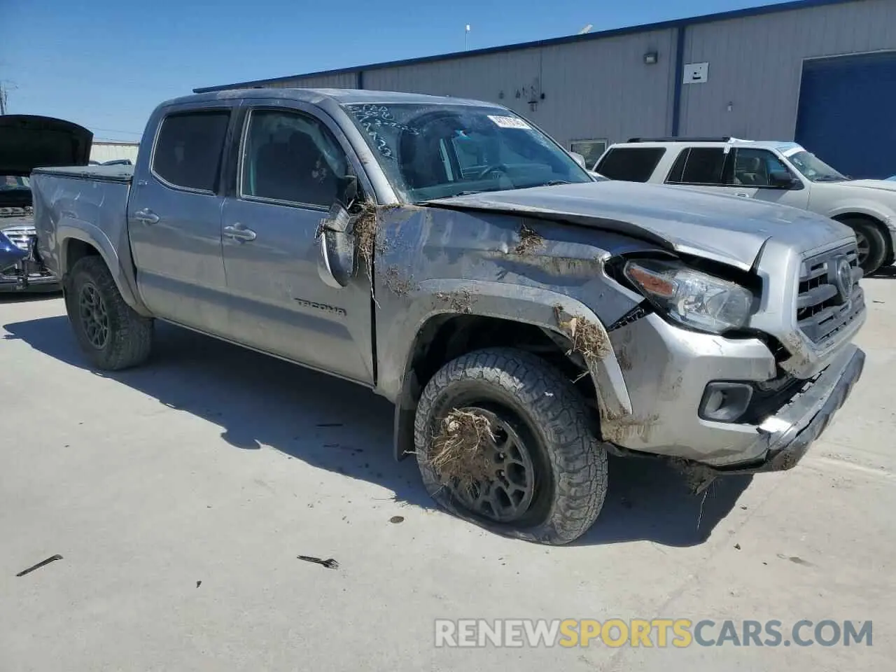 4 fotografías del automóvil dañado 5TFCZ5AN4KX199736 TOYOTA TACOMA 2019