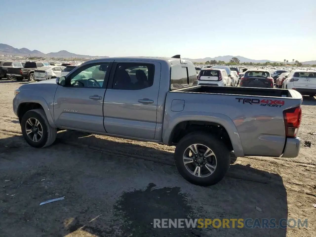 2 fotografías del automóvil dañado 5TFCZ5AN5KX175557 TOYOTA TACOMA 2019