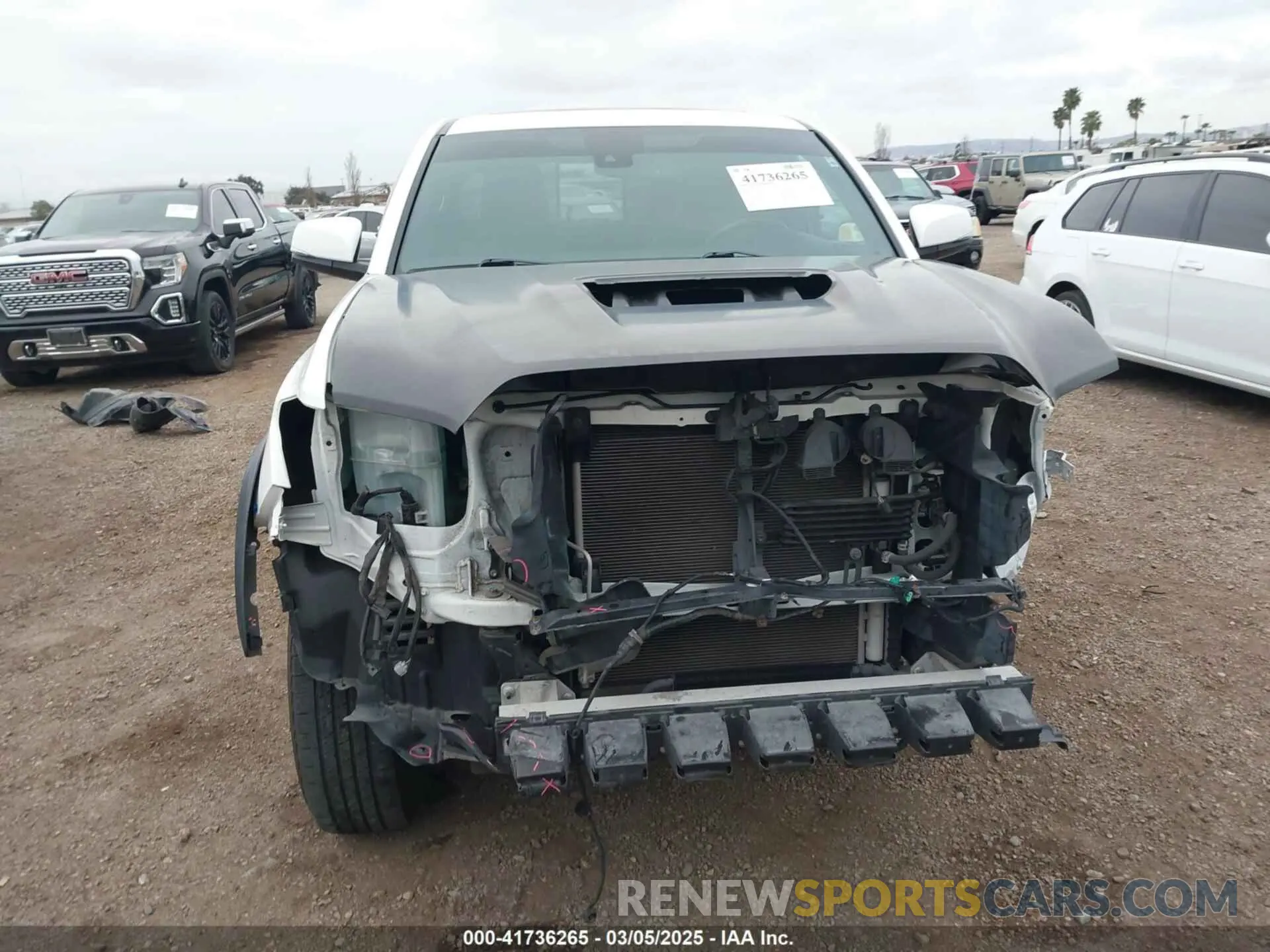 13 fotografías del automóvil dañado 5TFCZ5AN5KX178720 TOYOTA TACOMA 2019