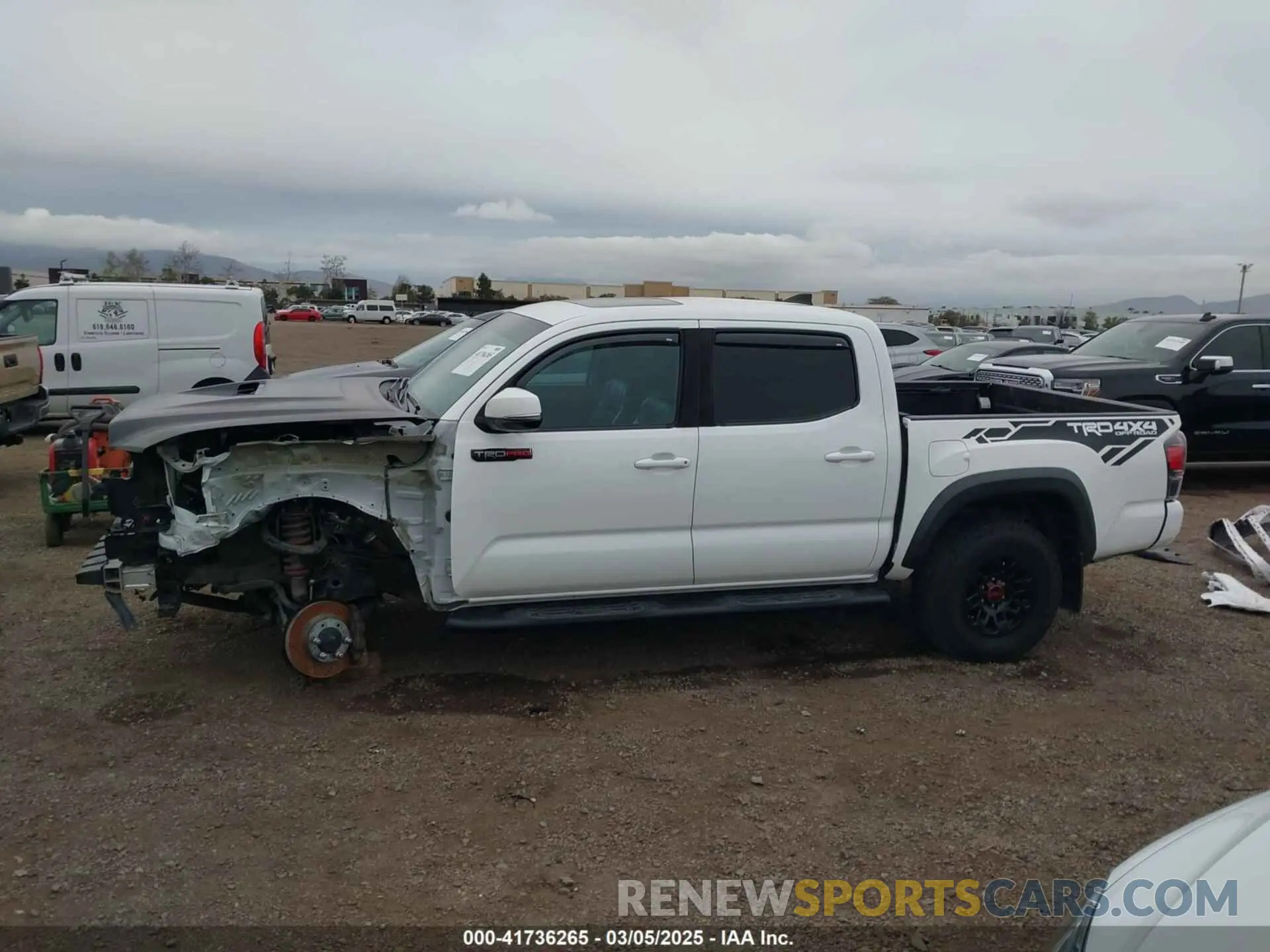 15 fotografías del automóvil dañado 5TFCZ5AN5KX178720 TOYOTA TACOMA 2019