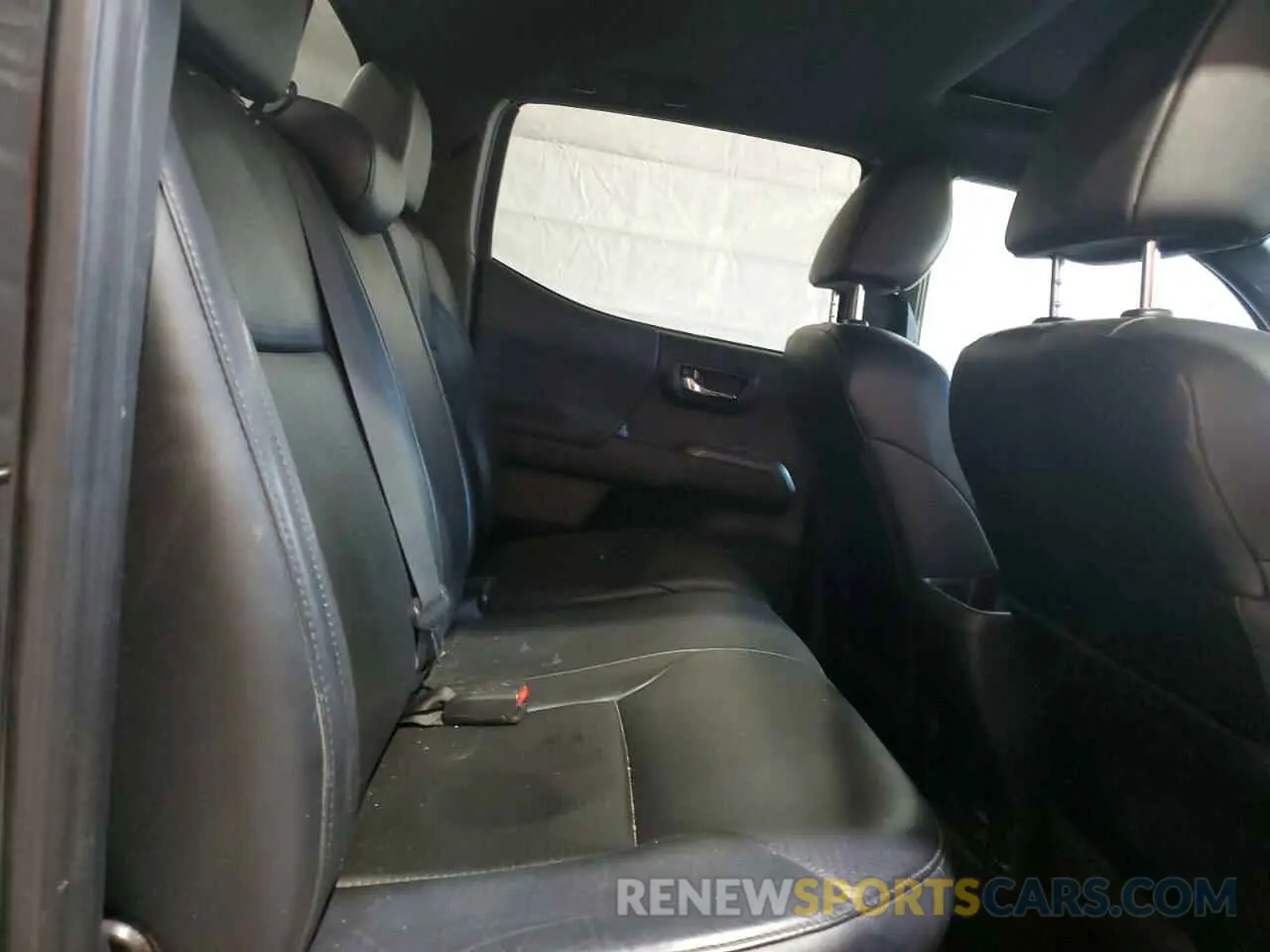 10 fotografías del automóvil dañado 5TFCZ5AN5KX185683 TOYOTA TACOMA 2019