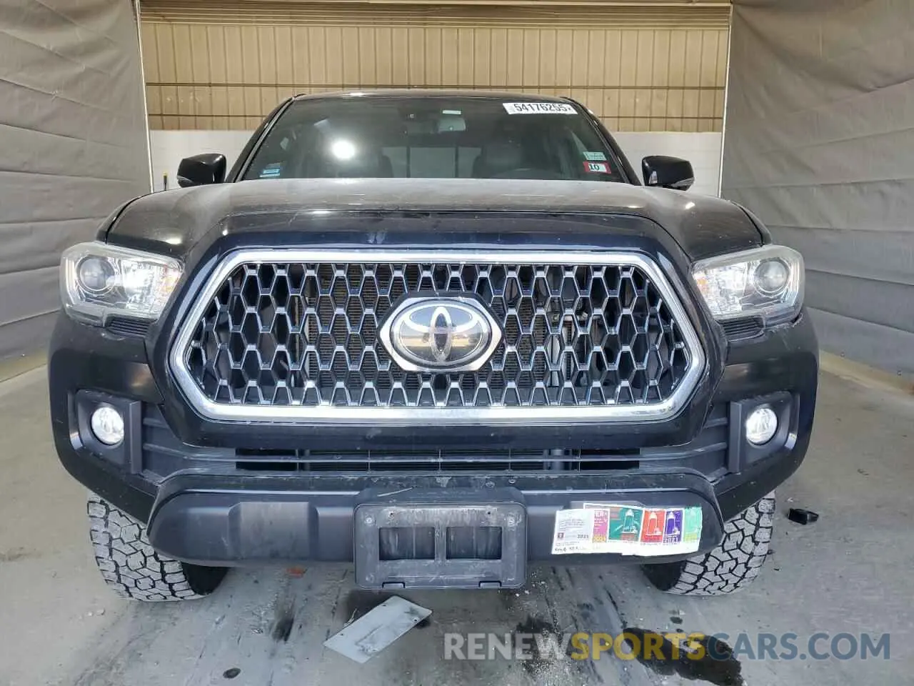 5 fotografías del automóvil dañado 5TFCZ5AN5KX185683 TOYOTA TACOMA 2019