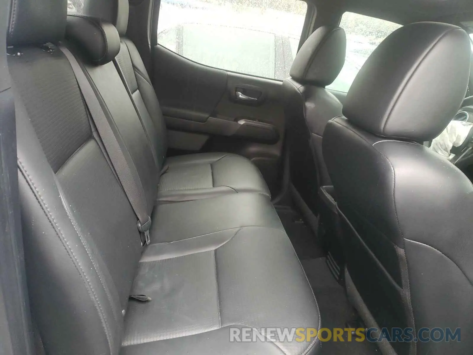 6 fotografías del automóvil dañado 5TFCZ5AN5KX188678 TOYOTA TACOMA 2019