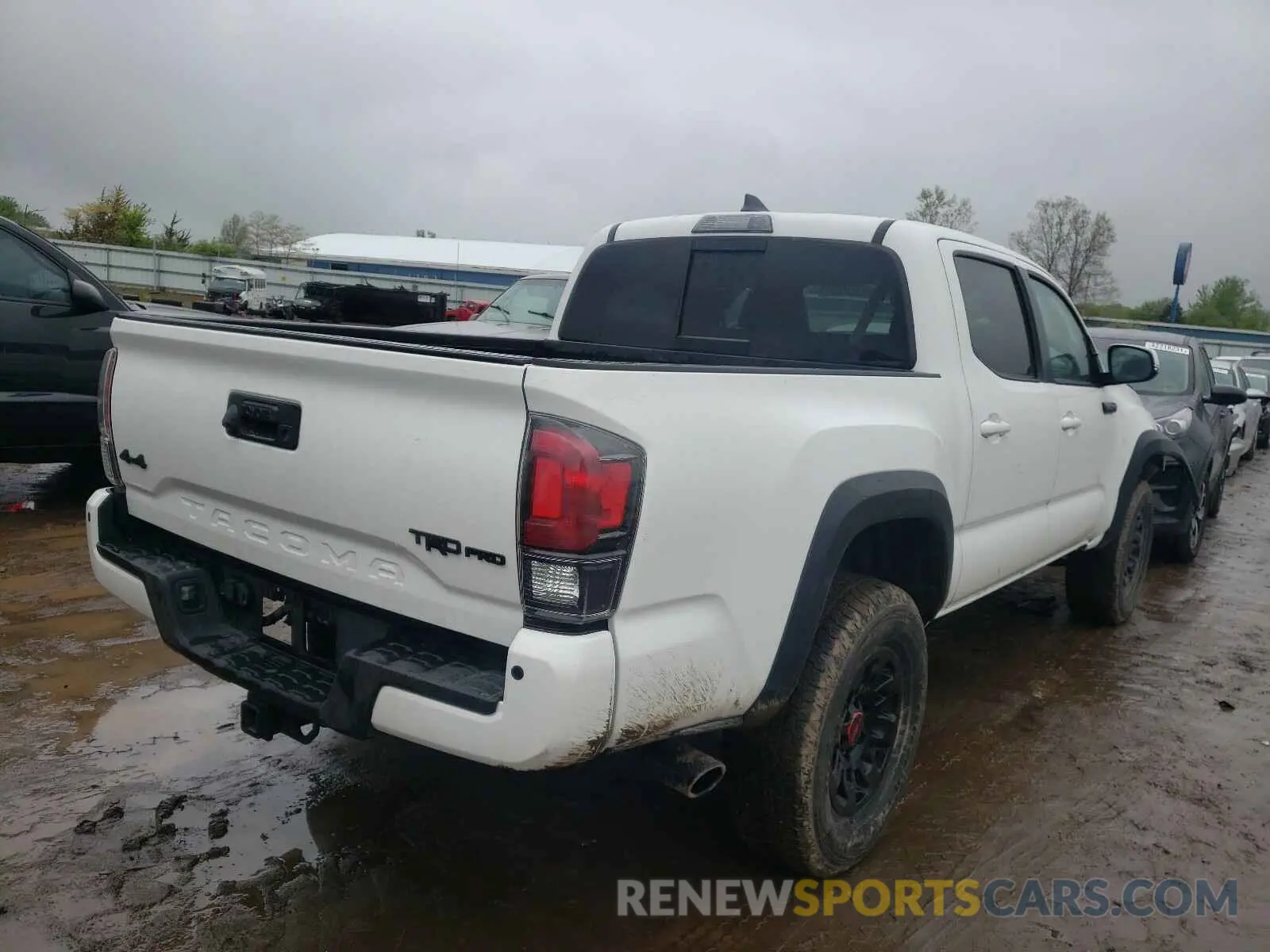 4 fotografías del automóvil dañado 5TFCZ5AN5KX195128 TOYOTA TACOMA 2019