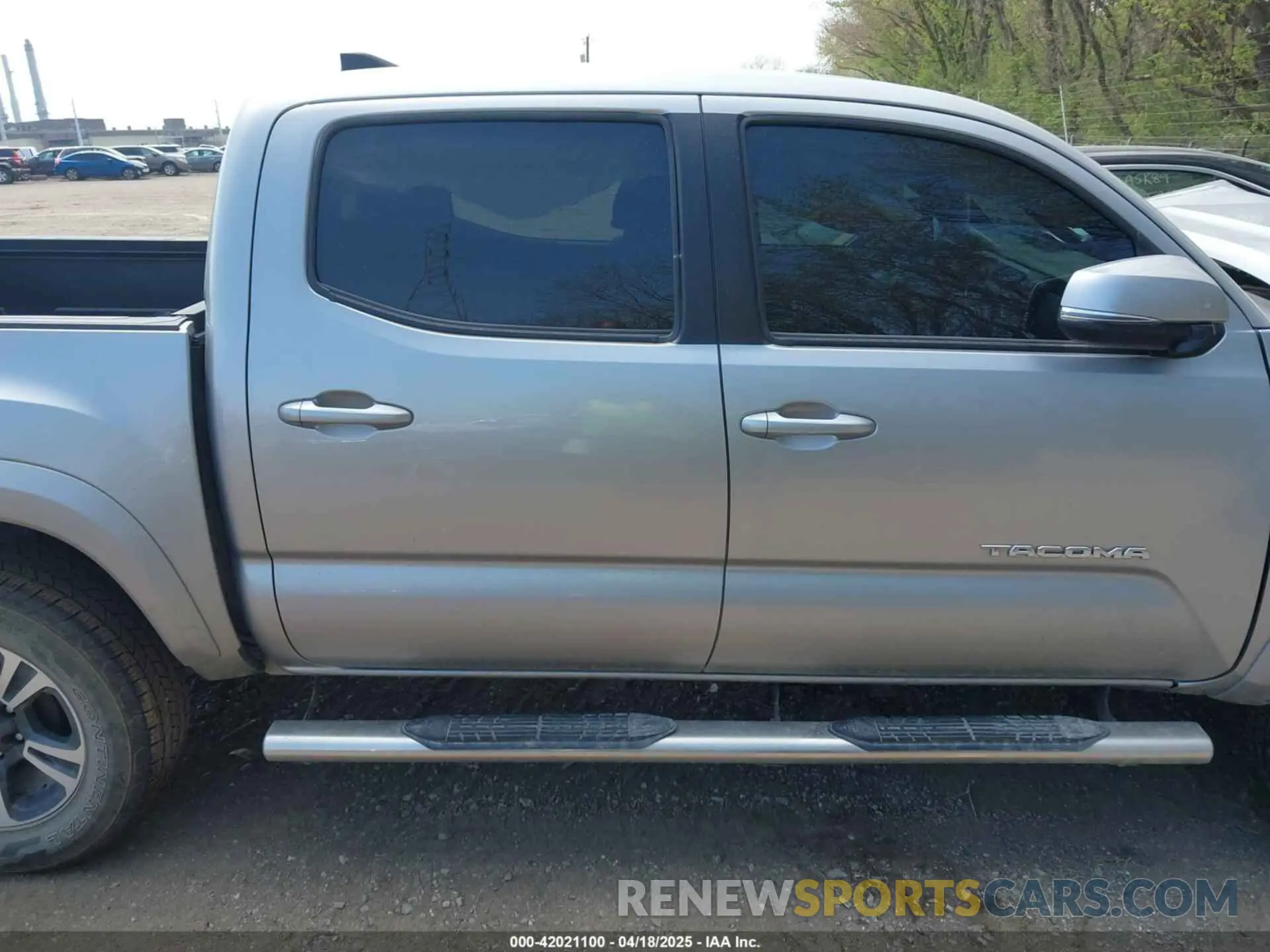 13 fotografías del automóvil dañado 5TFCZ5AN5KX195629 TOYOTA TACOMA 2019