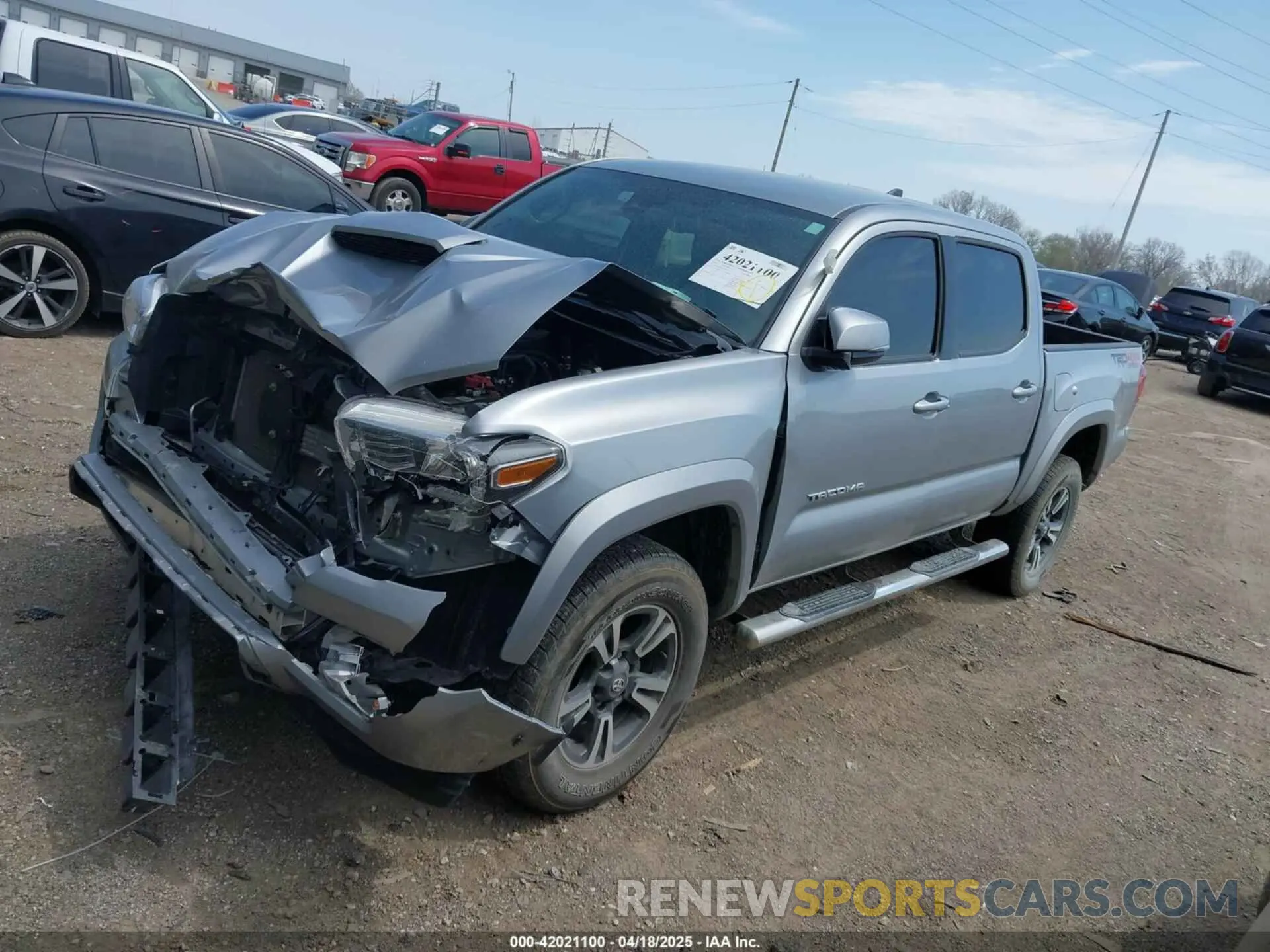 2 fotografías del automóvil dañado 5TFCZ5AN5KX195629 TOYOTA TACOMA 2019