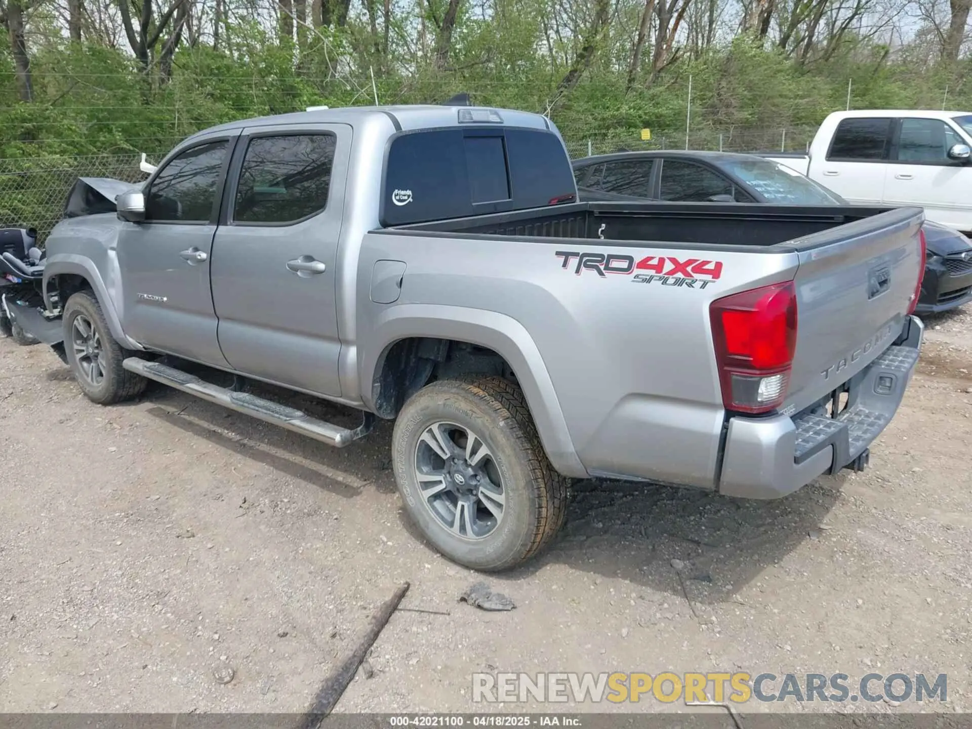 3 fotografías del automóvil dañado 5TFCZ5AN5KX195629 TOYOTA TACOMA 2019