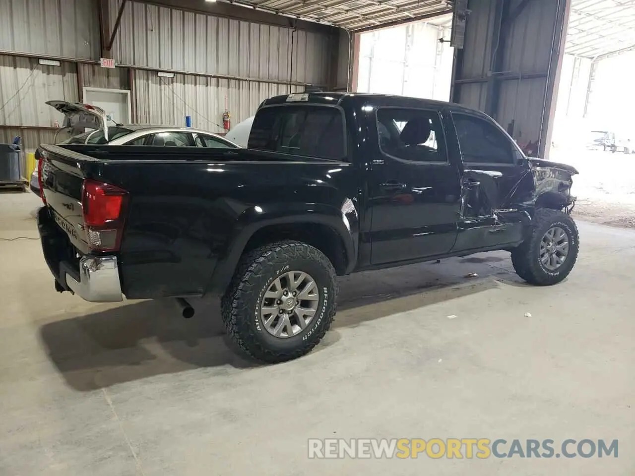 3 fotografías del automóvil dañado 5TFCZ5AN6KX179133 TOYOTA TACOMA 2019