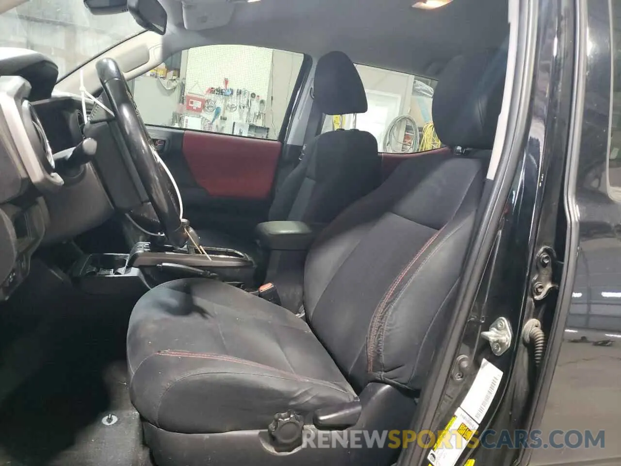 7 fotografías del automóvil dañado 5TFCZ5AN6KX179133 TOYOTA TACOMA 2019