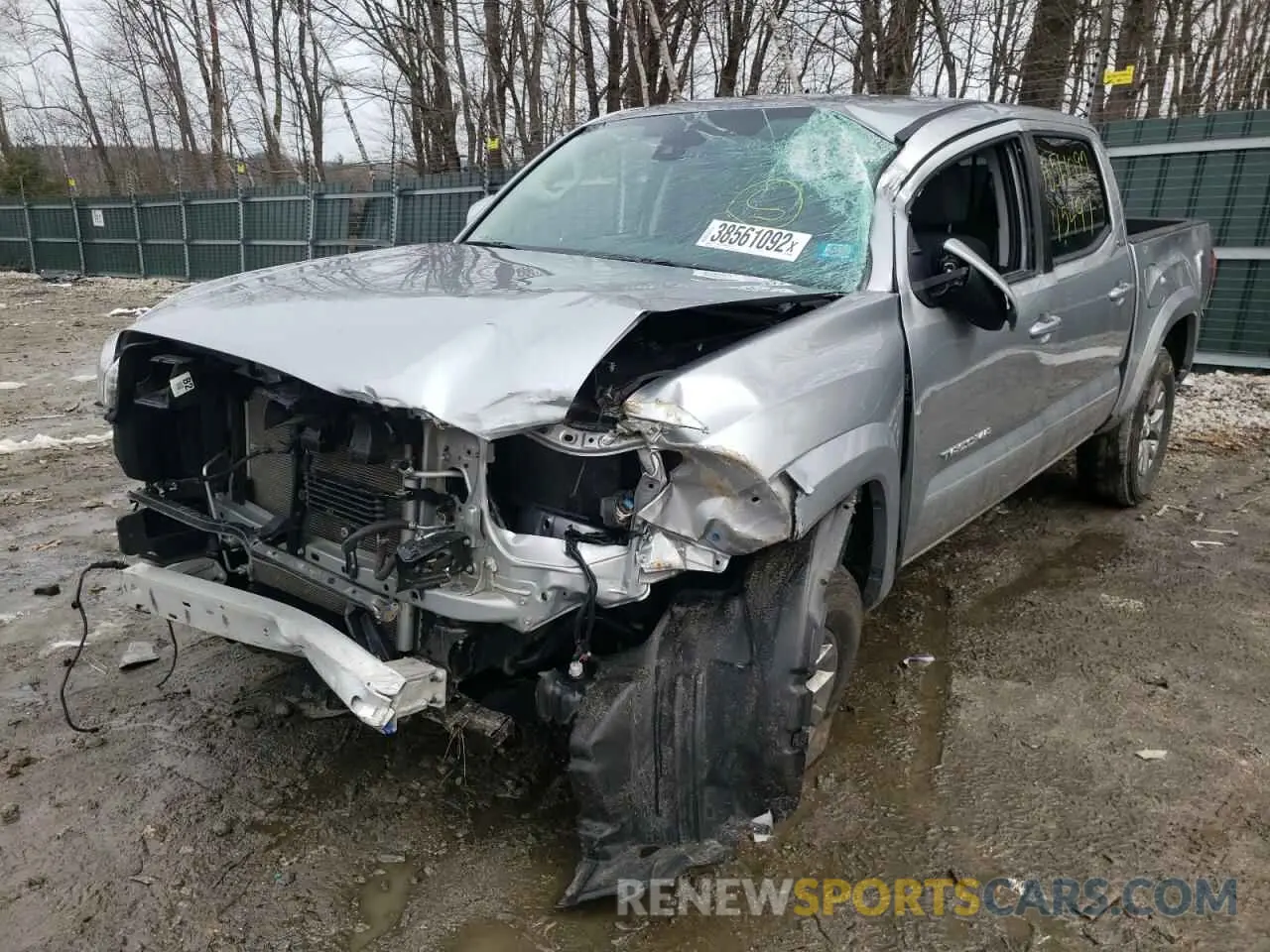 2 fotografías del automóvil dañado 5TFCZ5AN6KX182985 TOYOTA TACOMA 2019