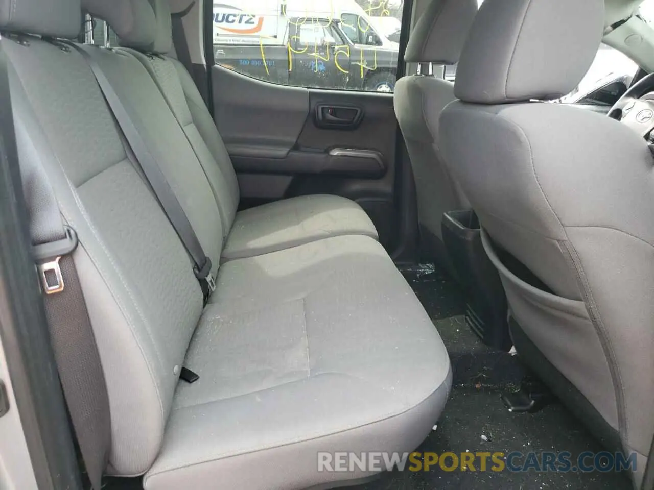 6 fotografías del automóvil dañado 5TFCZ5AN6KX182985 TOYOTA TACOMA 2019