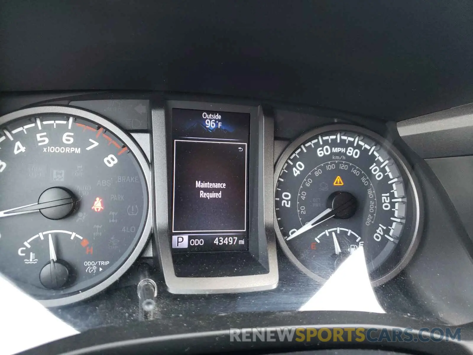 8 fotografías del automóvil dañado 5TFCZ5AN6KX193405 TOYOTA TACOMA 2019