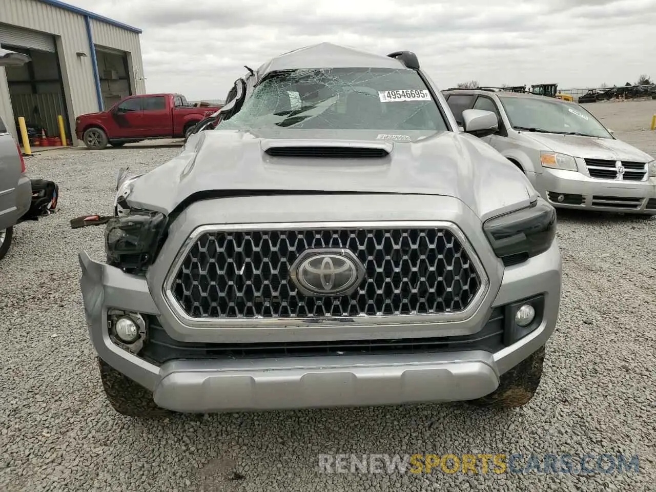 5 fotografías del automóvil dañado 5TFCZ5AN6KX194571 TOYOTA TACOMA 2019