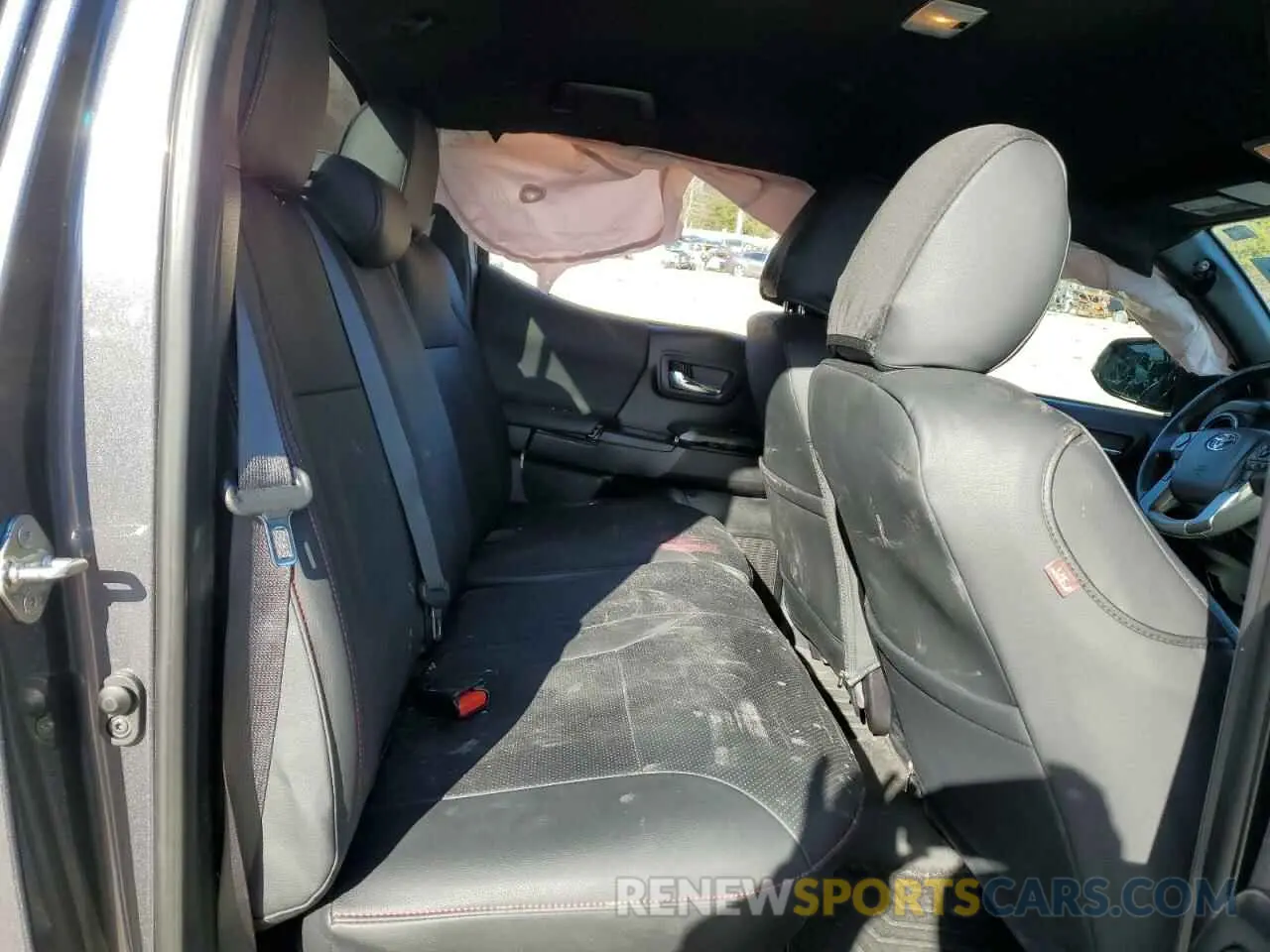 10 fotografías del automóvil dañado 5TFCZ5AN7KX190206 TOYOTA TACOMA 2019