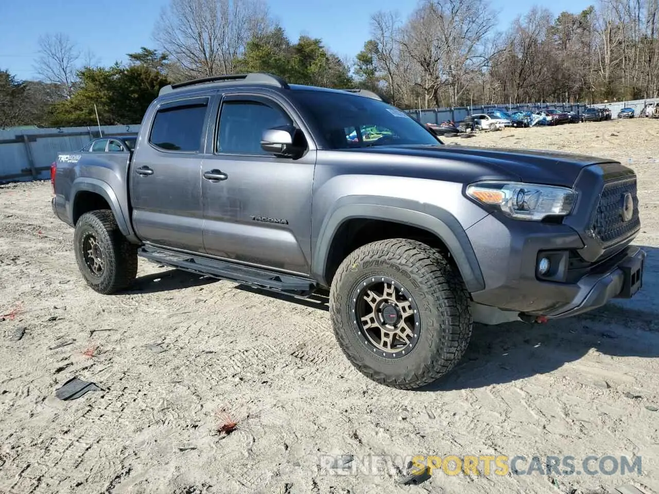 4 fotografías del automóvil dañado 5TFCZ5AN7KX190206 TOYOTA TACOMA 2019